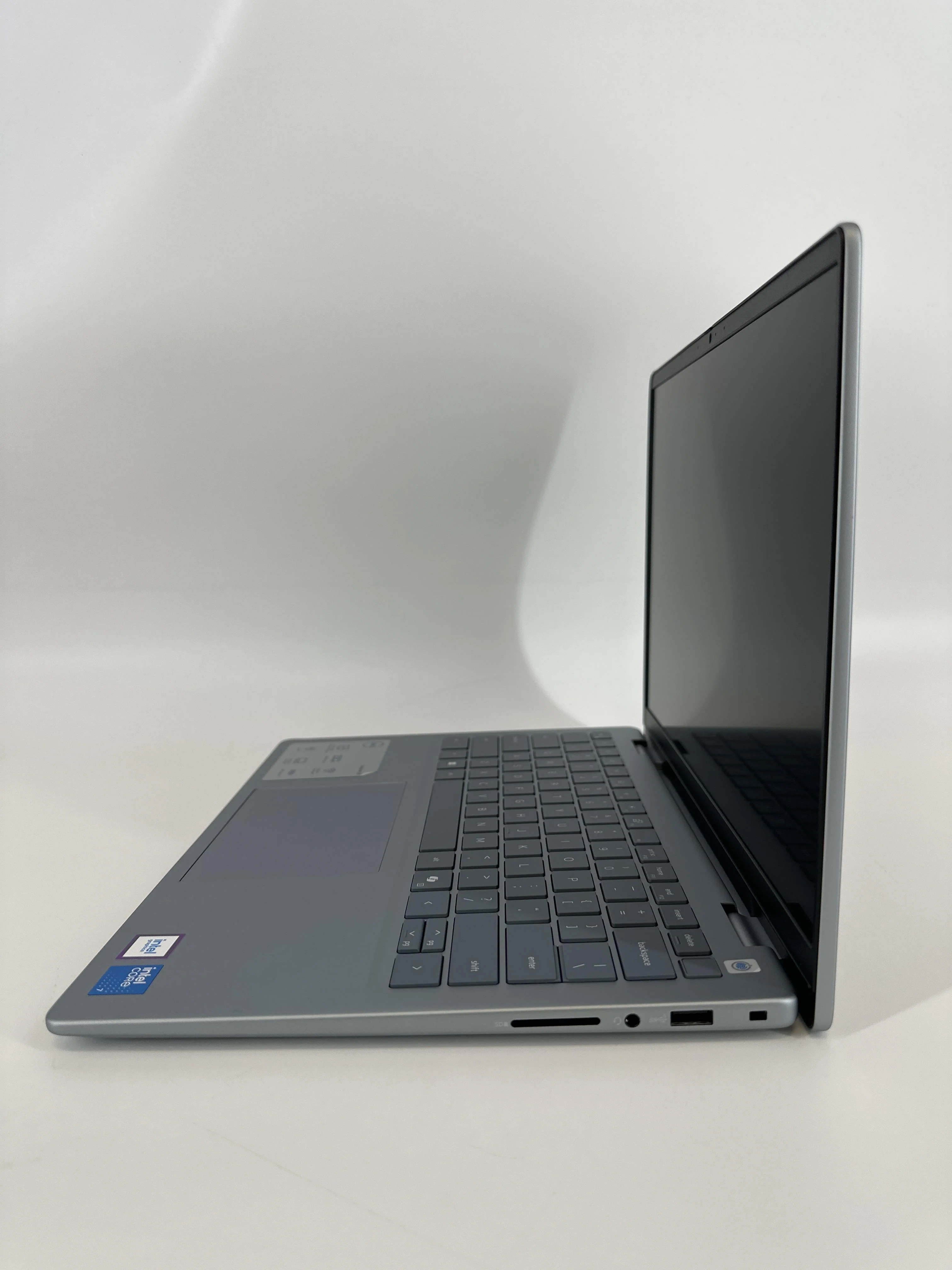 Dell Inspiron 5440 14 Silver 1.8 GHz Intel Core 7 16GB RAM 1TB Solid State Drive - Image 4