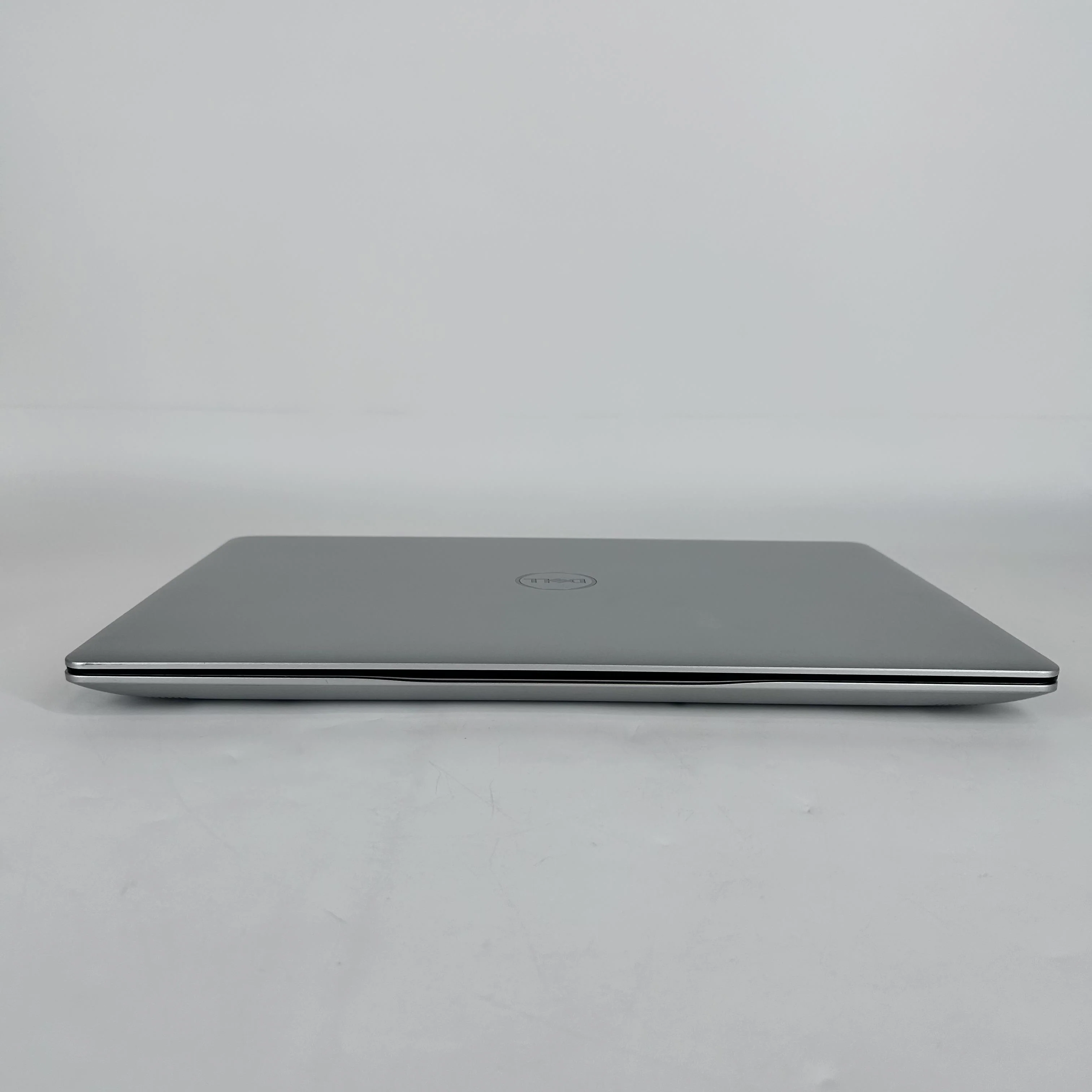 Dell Inspiron 5570 15.6 Silver 1.8 GHz Intel Core i7 8th Gen. 12GB RAM 128GB Solid State Drive 1TB Hard Disk Drive - Image 7