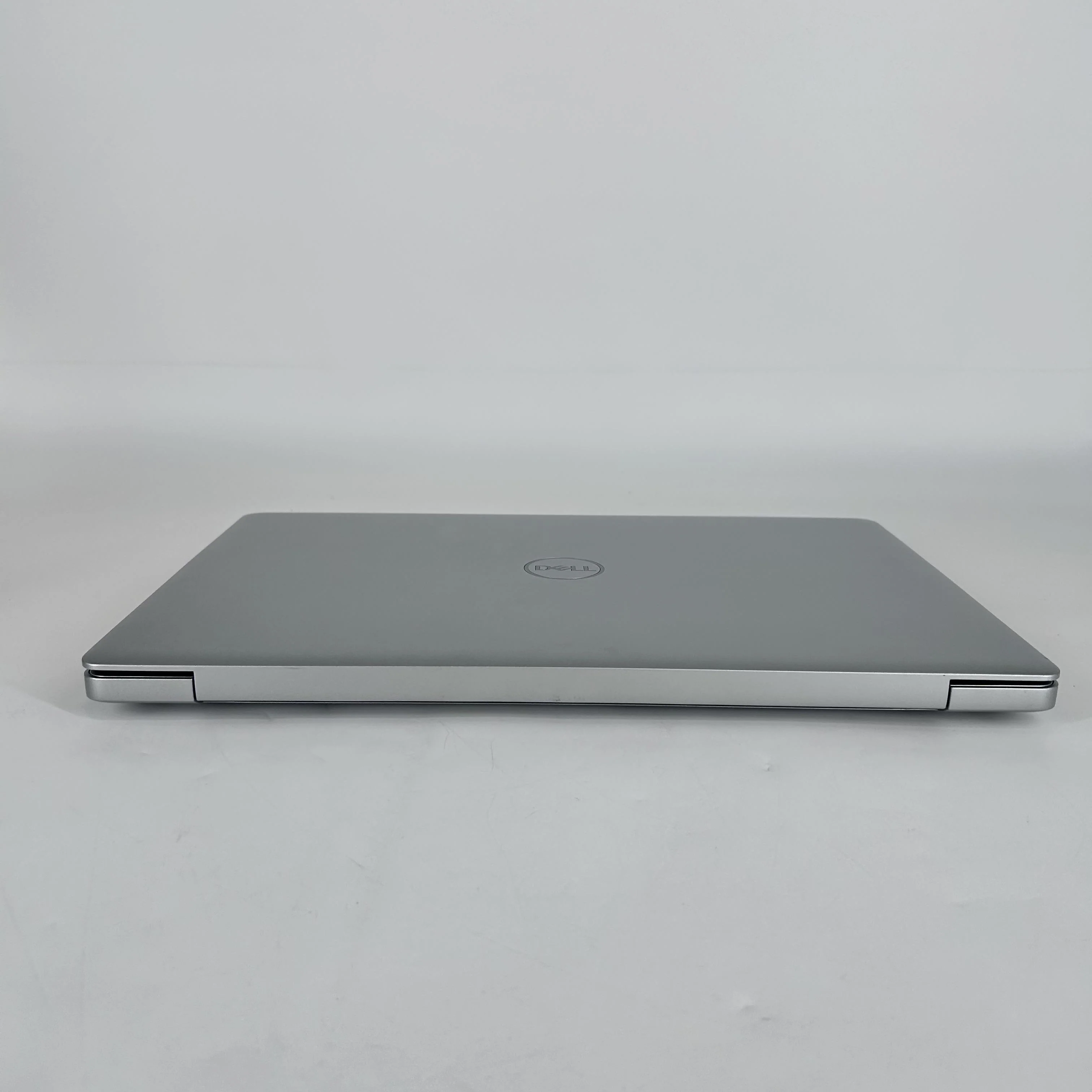 Dell Inspiron 5570 15.6 Silver 1.8 GHz Intel Core i7 8th Gen. 12GB RAM 128GB Solid State Drive 1TB Hard Disk Drive - Image 8