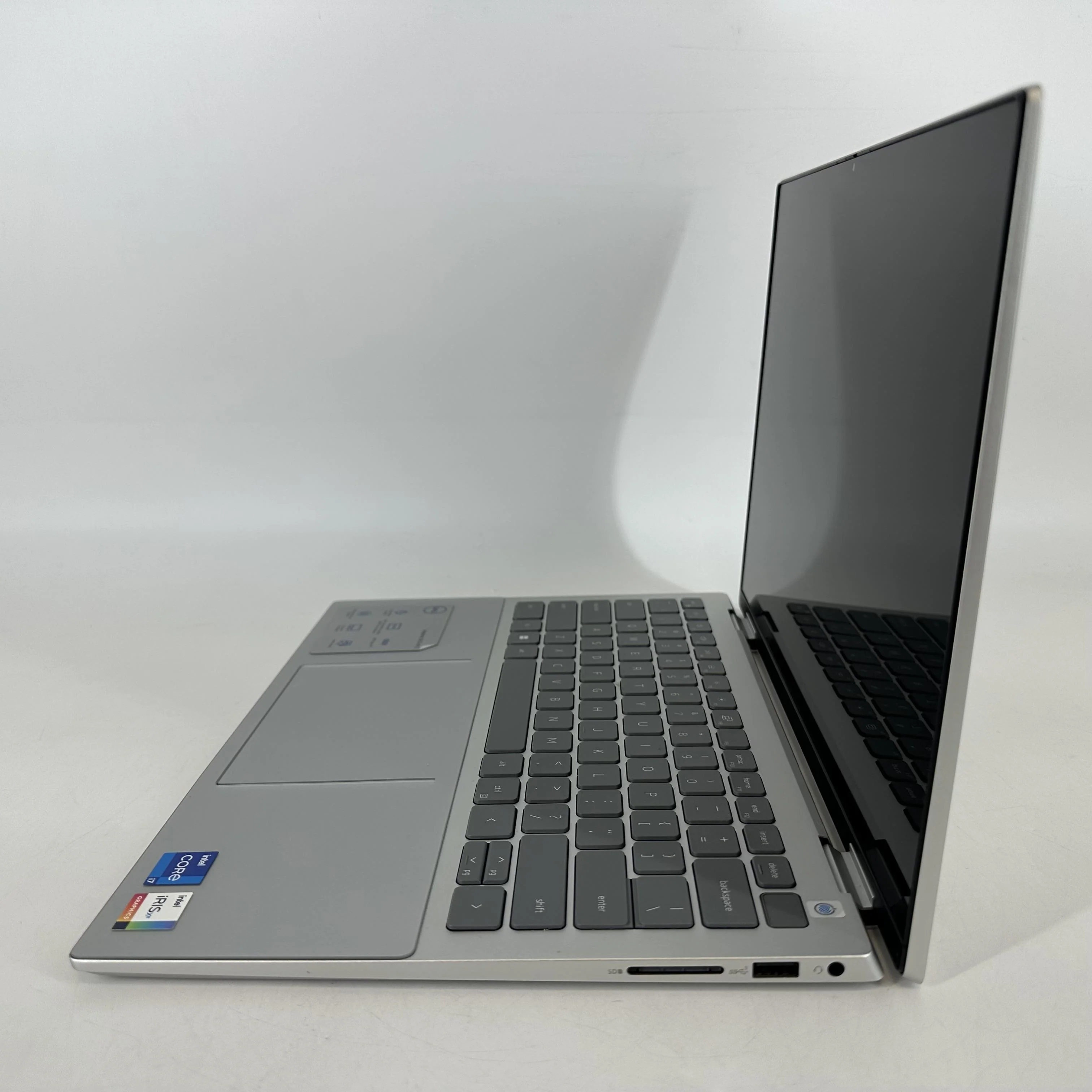 Dell Inspiron 7420 (2-in-1) 14 Silver 1.7 GHz Intel Core i7 12th Gen. 16GB RAM 512GB Solid State Drive - Image 4