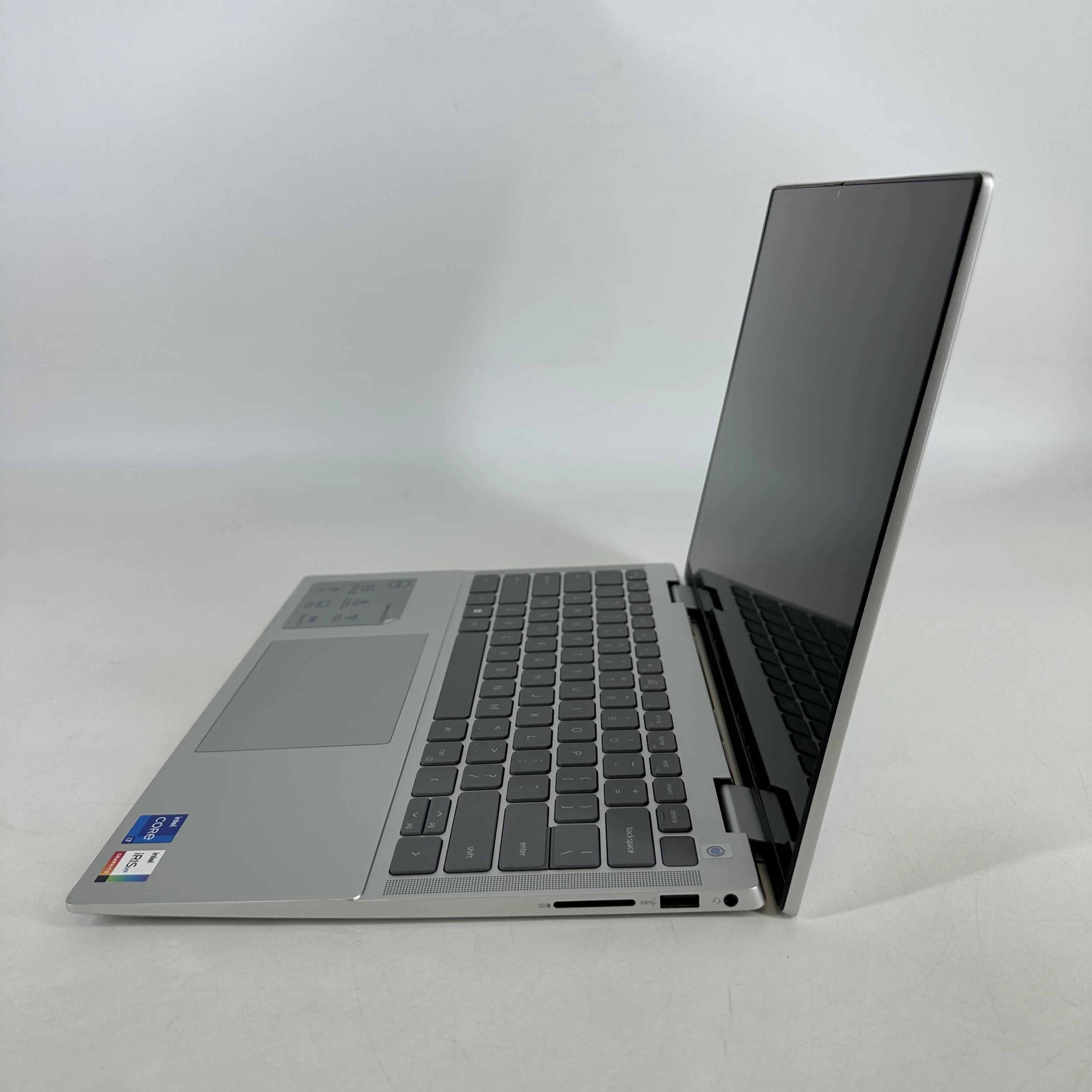 Dell Inspiron 7430 (2-in-1) 14 Silver 1.7 GHz Intel Core i7 13th Gen. 16GB RAM 1TB Solid State Drive - Image 4