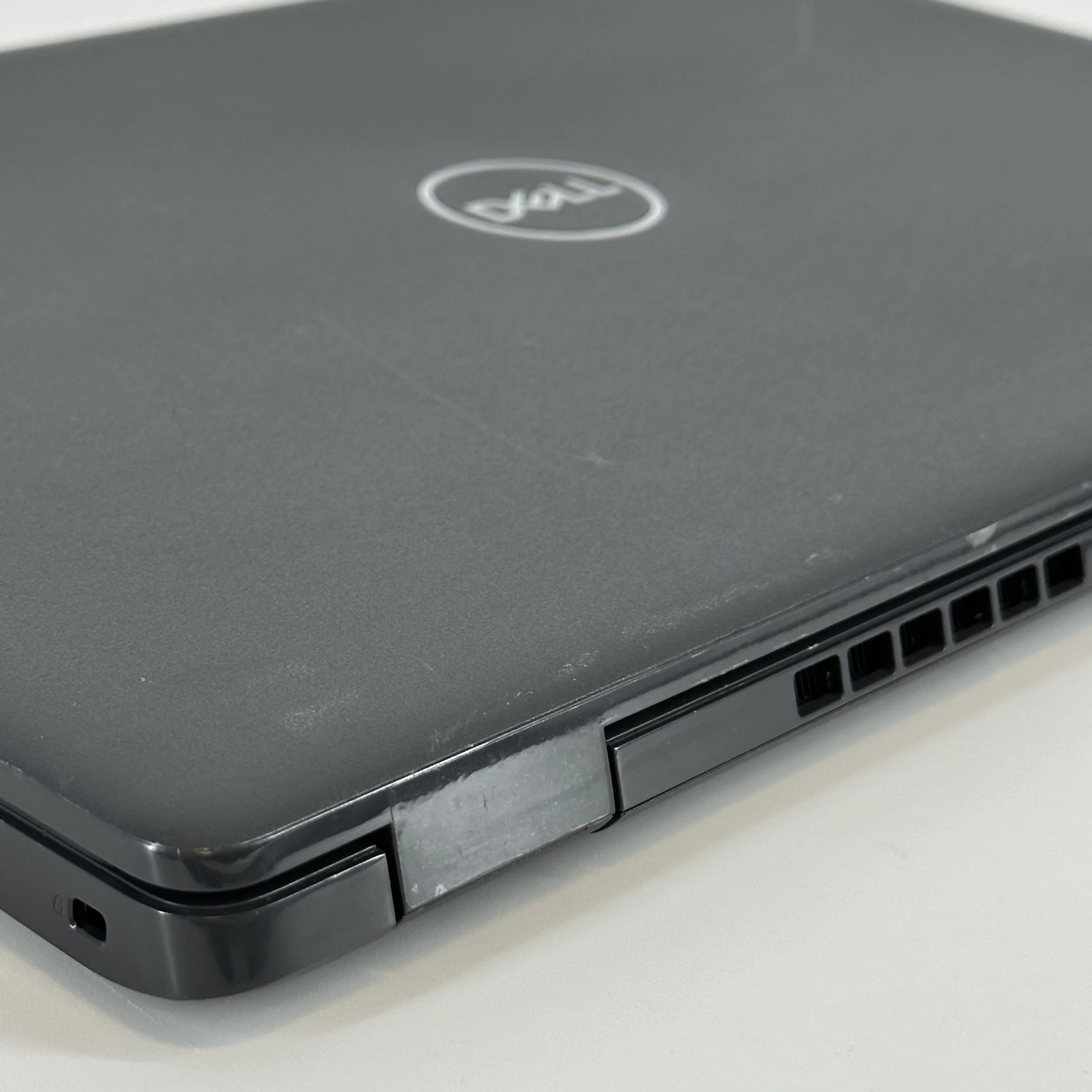 Dell Latitude 3510 15.6 Black 1.6 GHz Intel Core i5 10th Gen. 8GB RAM 256GB Solid State Drive - Image 16