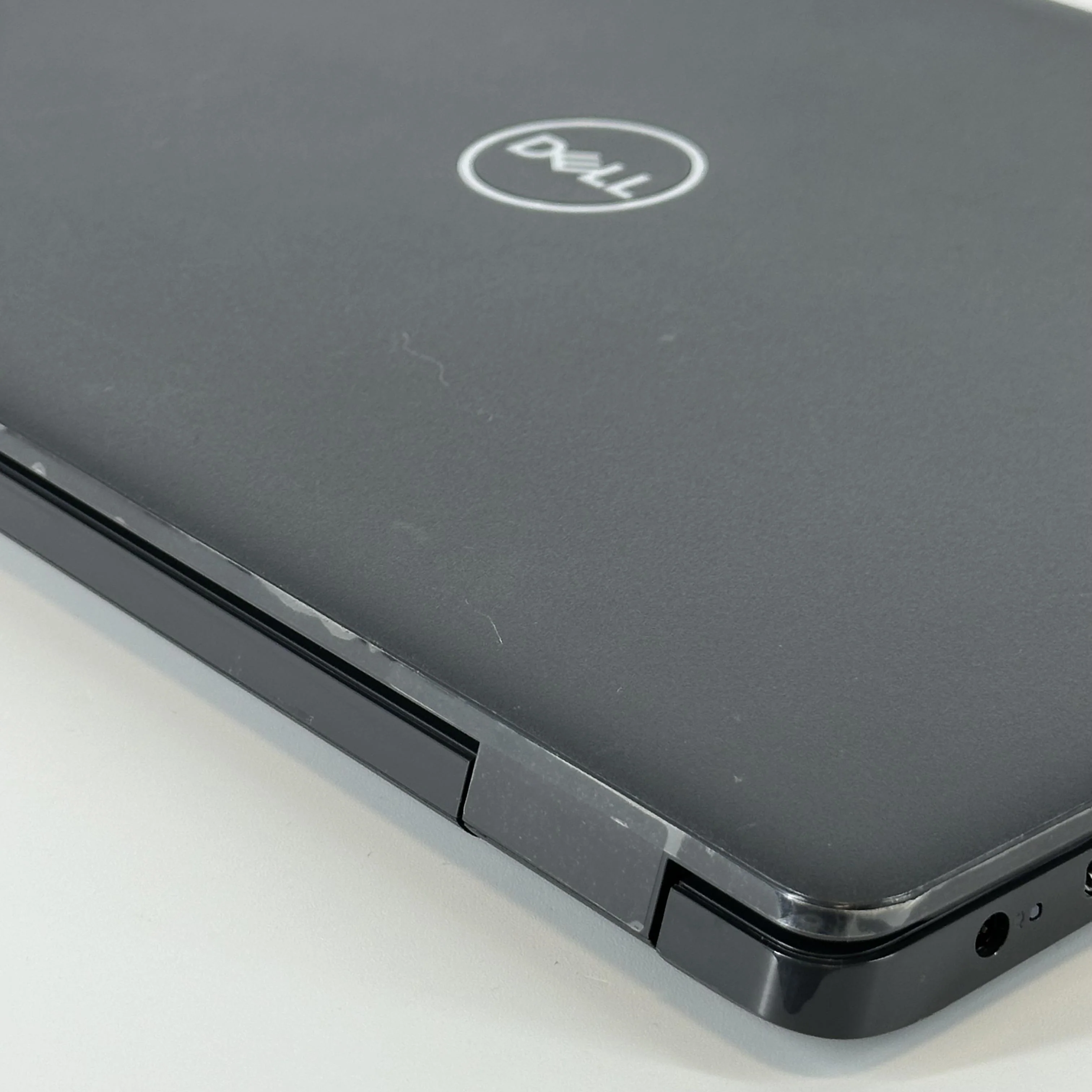 Dell Latitude 3510 15.6 Black 1.6 GHz Intel Core i5 10th Gen. 8GB RAM 256GB Solid State Drive - Image 19