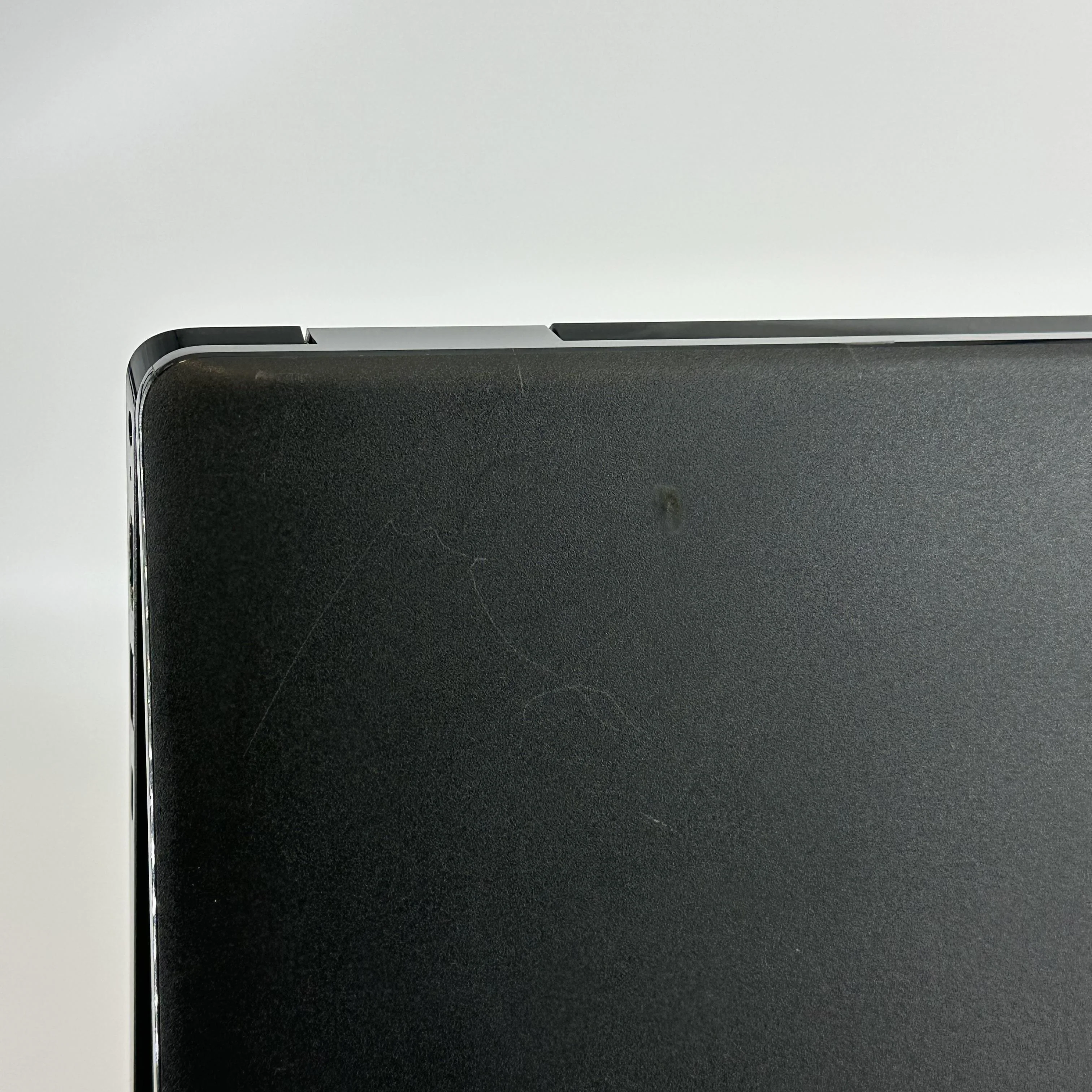 Dell Latitude 3520 15.6 Black 2.4 GHz Intel Core i5 11th Gen. 8GB RAM 256GB Solid State Drive - Image 7