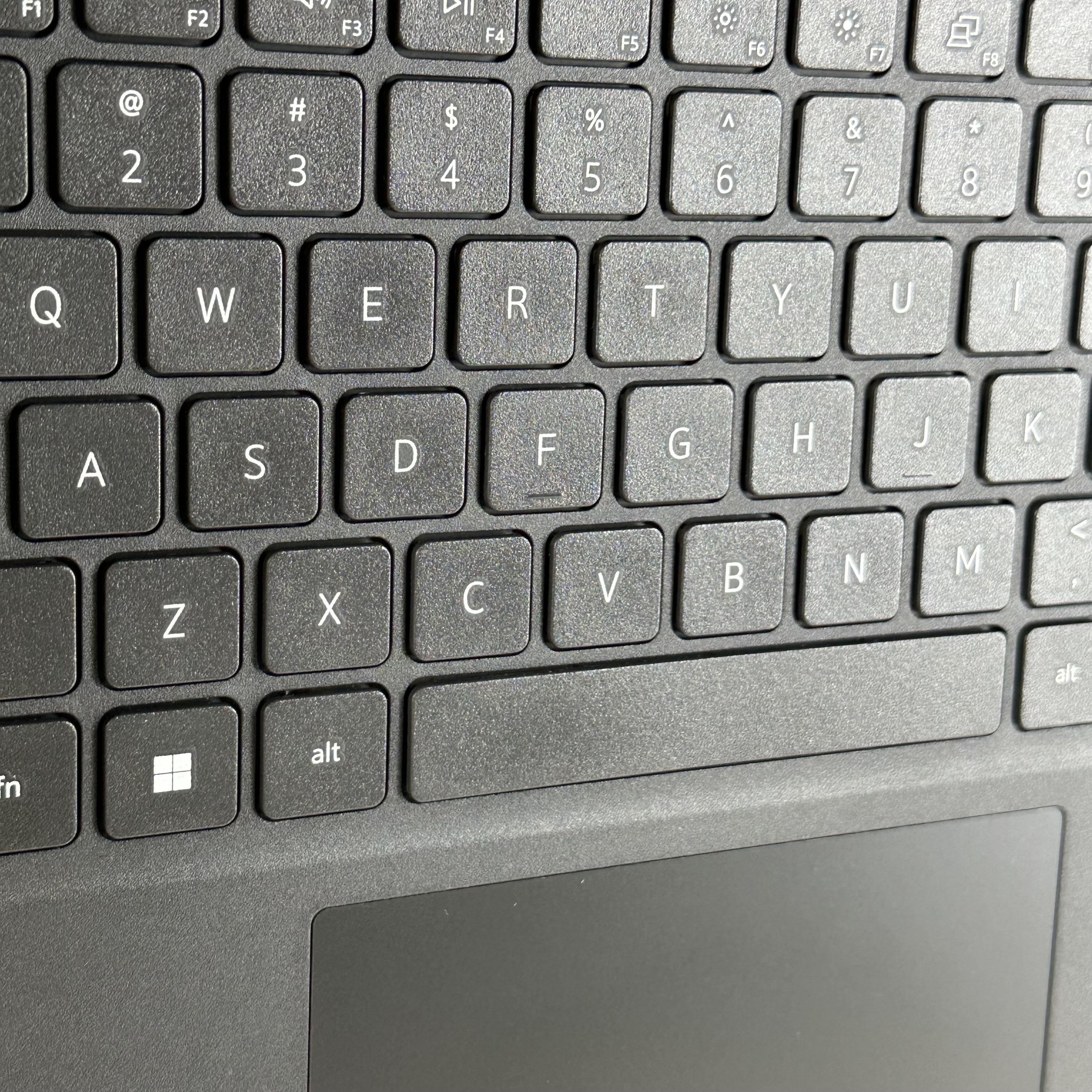 Dell Latitude 3520 15.6 Black 2.4 GHz Intel Core i5 11th Gen. 8GB RAM 256GB Solid State Drive - Image 16