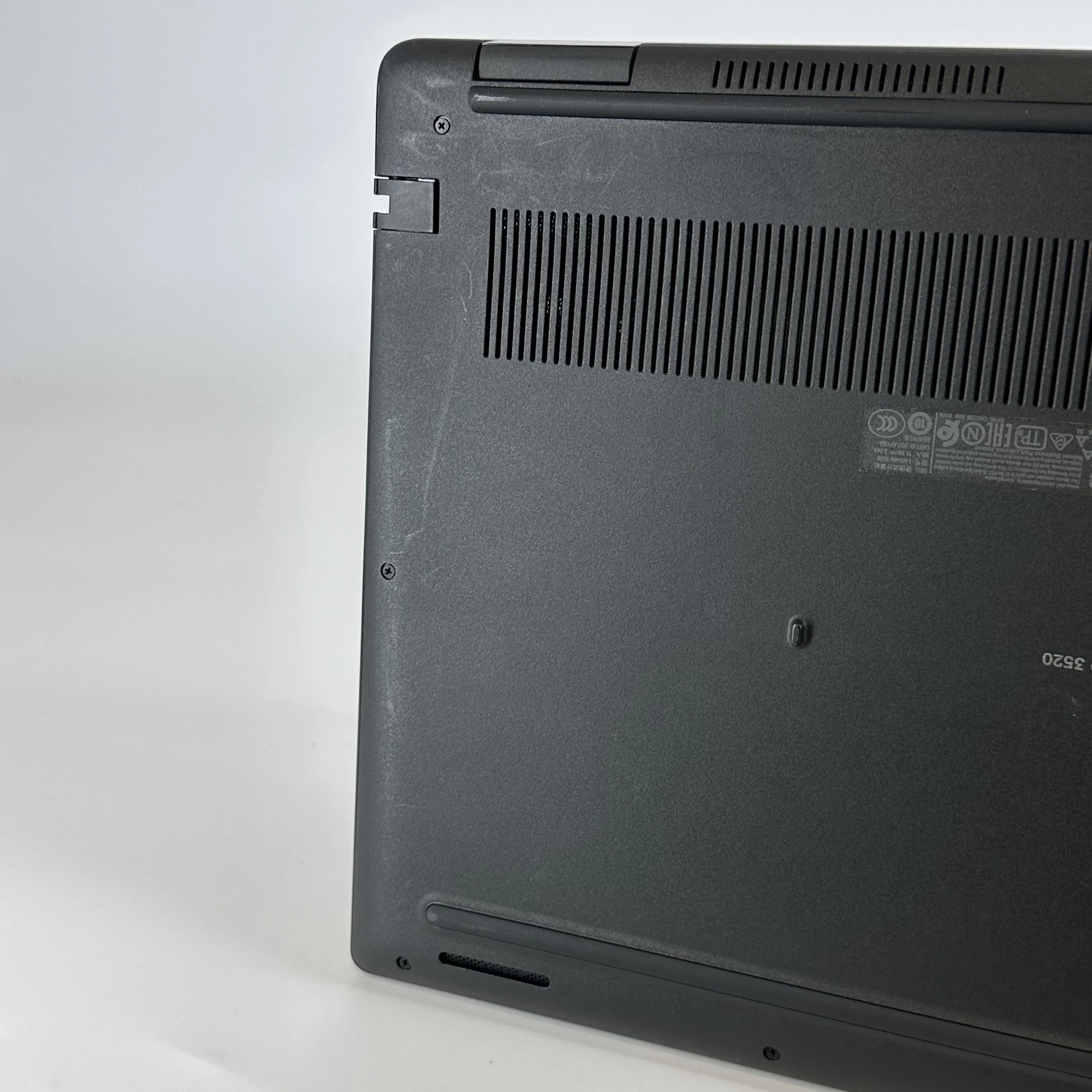 Dell Latitude 3520 15.6 Black 2.4 GHz Intel Core i5 11th Gen. 8GB RAM 256GB Solid State Drive - Image 27