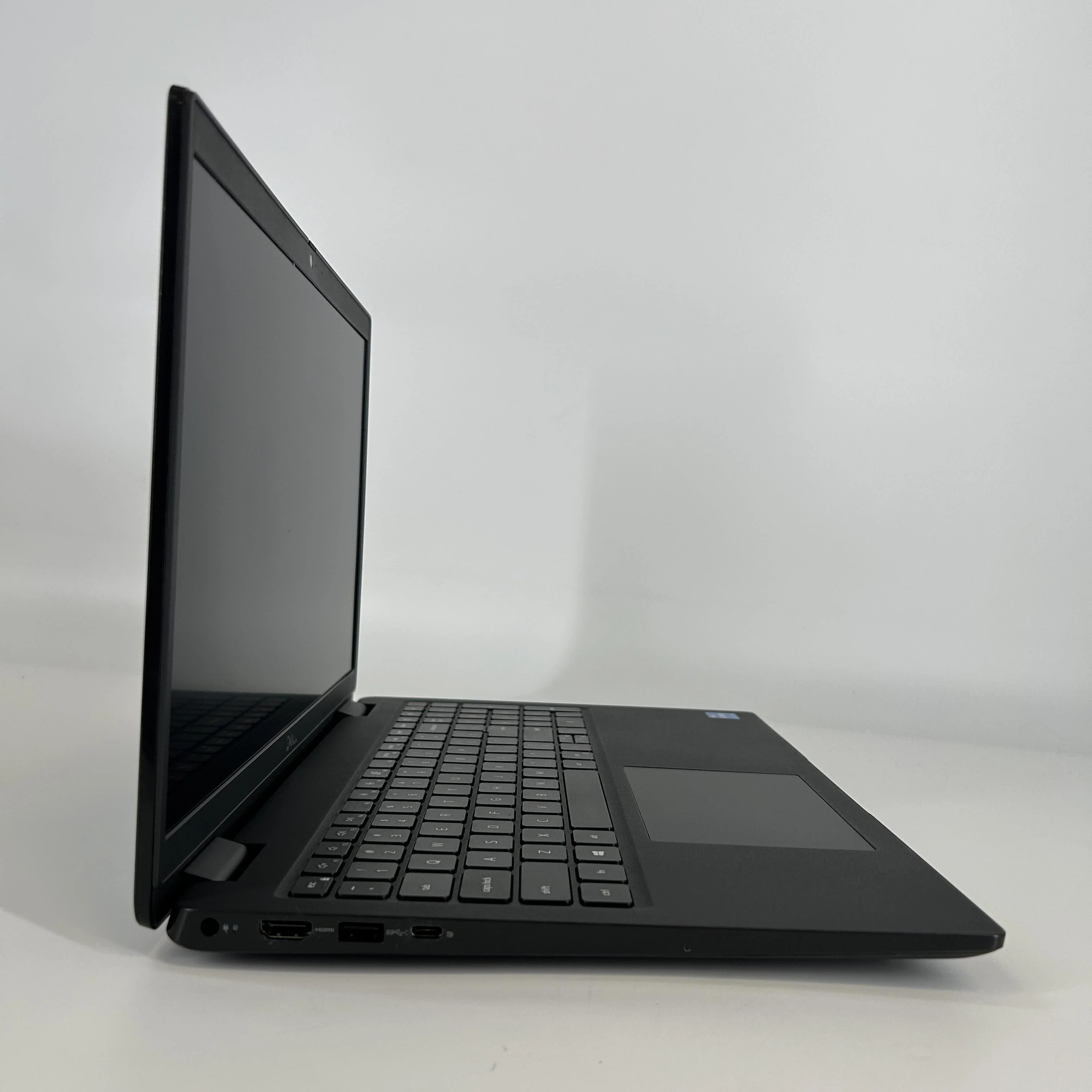 Dell Latitude 3520 15.6 Gray 2.4 GHz Intel Core i5 11th Gen. 8GB RAM 256GB Solid State Drive - Image 3