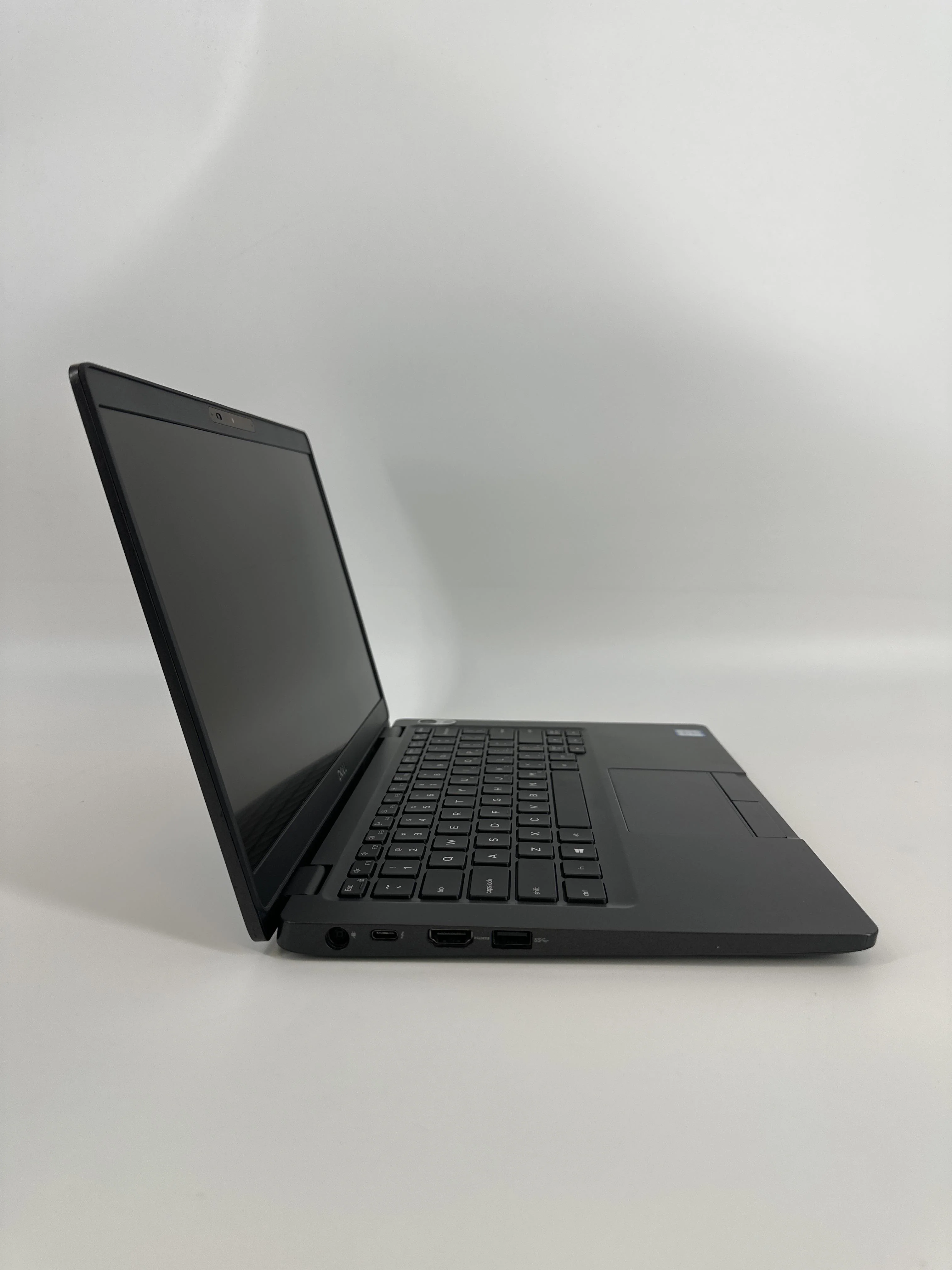 Dell Latitude 5300 13.3 Black 1.9 GHz Intel Core i7 8th Gen. 32GB RAM 512GB Solid State Drive - Image 3