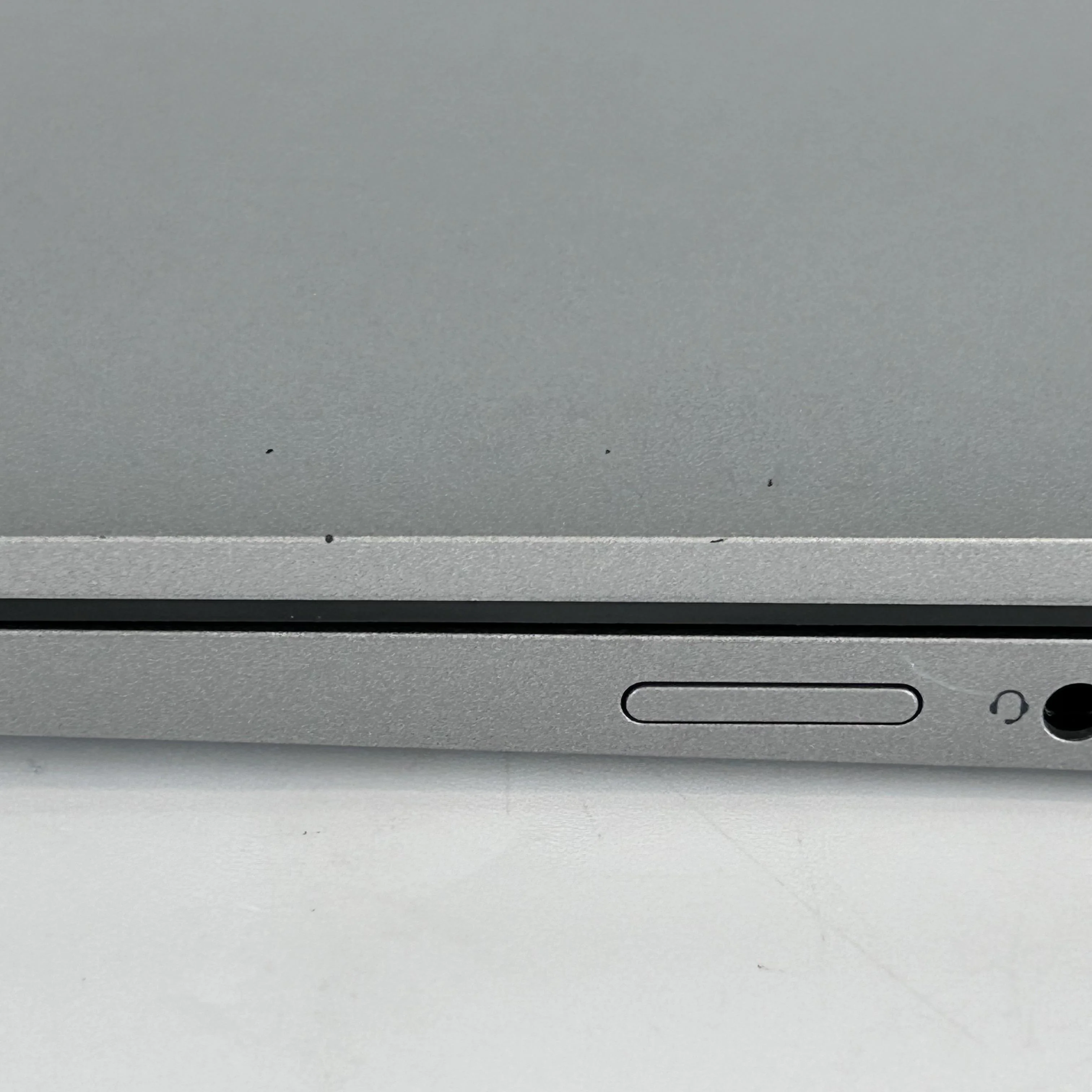 Dell Latitude 5330 13.3 Gray 1.3 GHz Intel Core i5 12th Gen. 16GB RAM 256GB Solid State Drive - Image 16