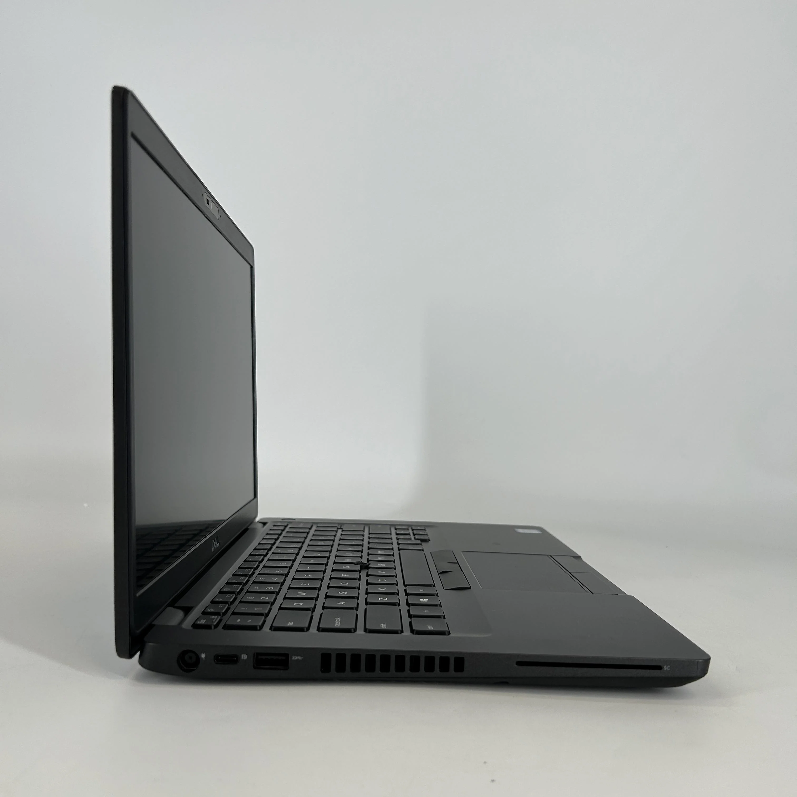 Dell Latitude 5400 14 Black 1.9 GHz Intel Core i7 8th Gen. 32GB RAM 512GB Solid State Drive - Image 3