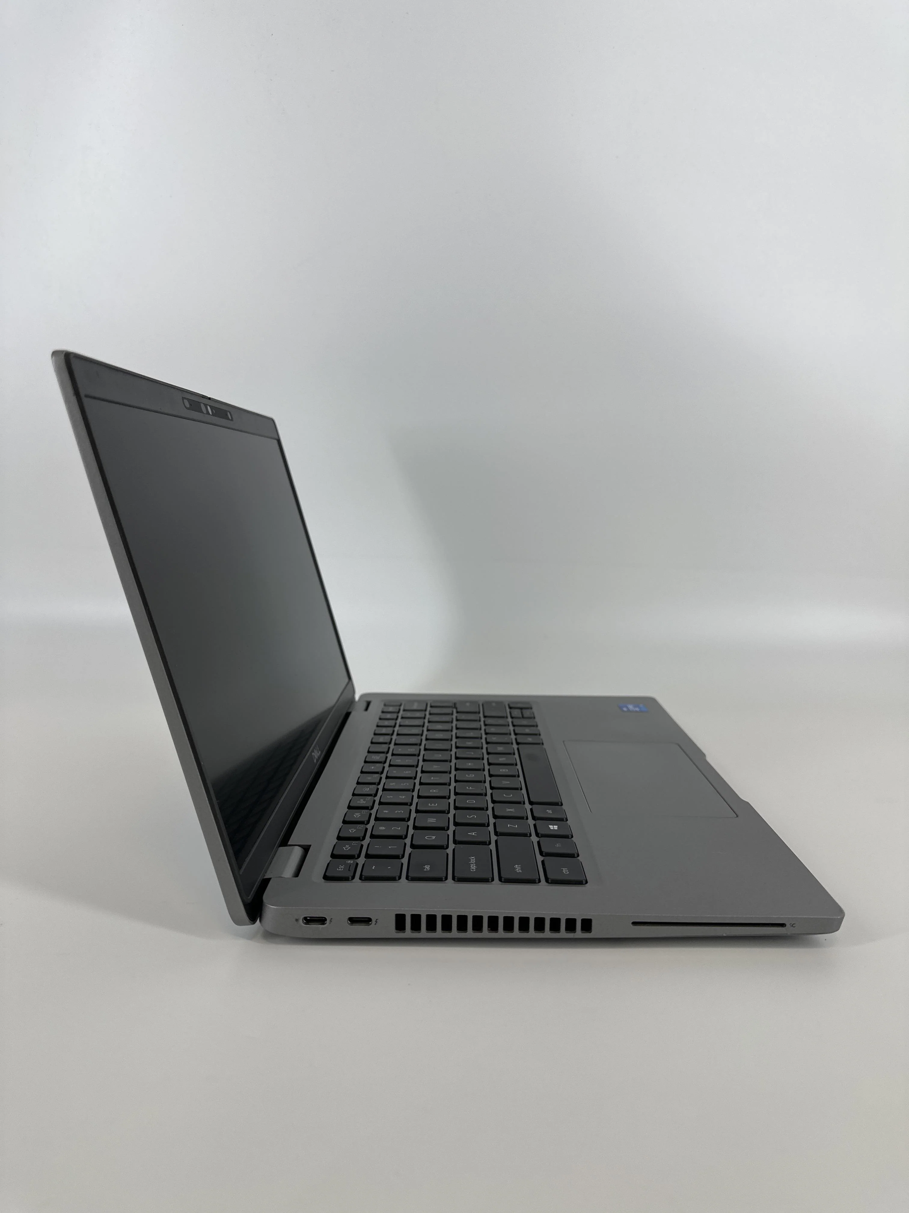 Dell Latitude 5420 14 Gray 3.0 GHz Intel Core i5 11th Gen. 16GB RAM 512GB Solid State Drive - Image 2