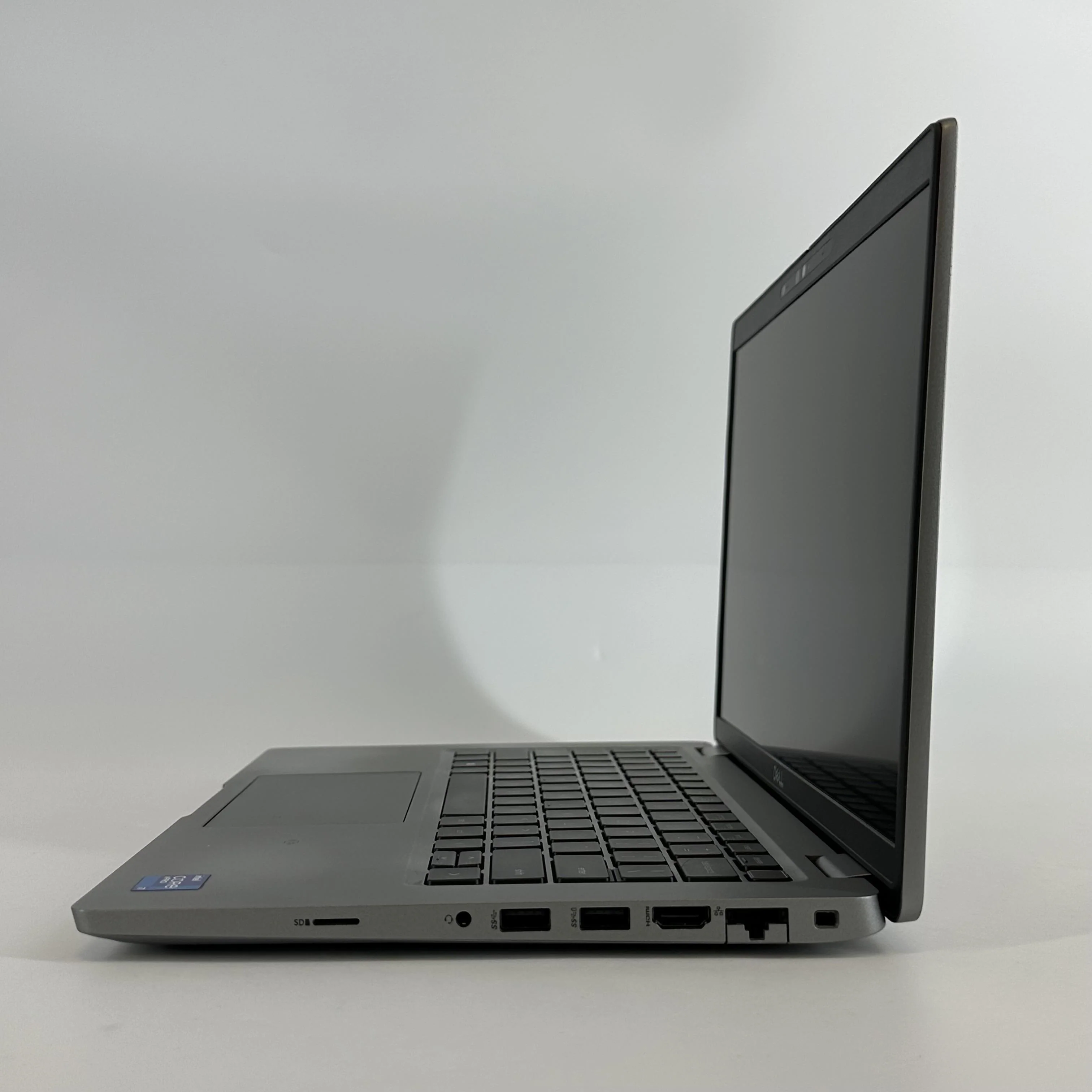 Dell Latitude 5420 14 Gray 3.0 GHz Intel Core i7 11th Gen. 16GB RAM 512GB Solid State Drive - Image 4