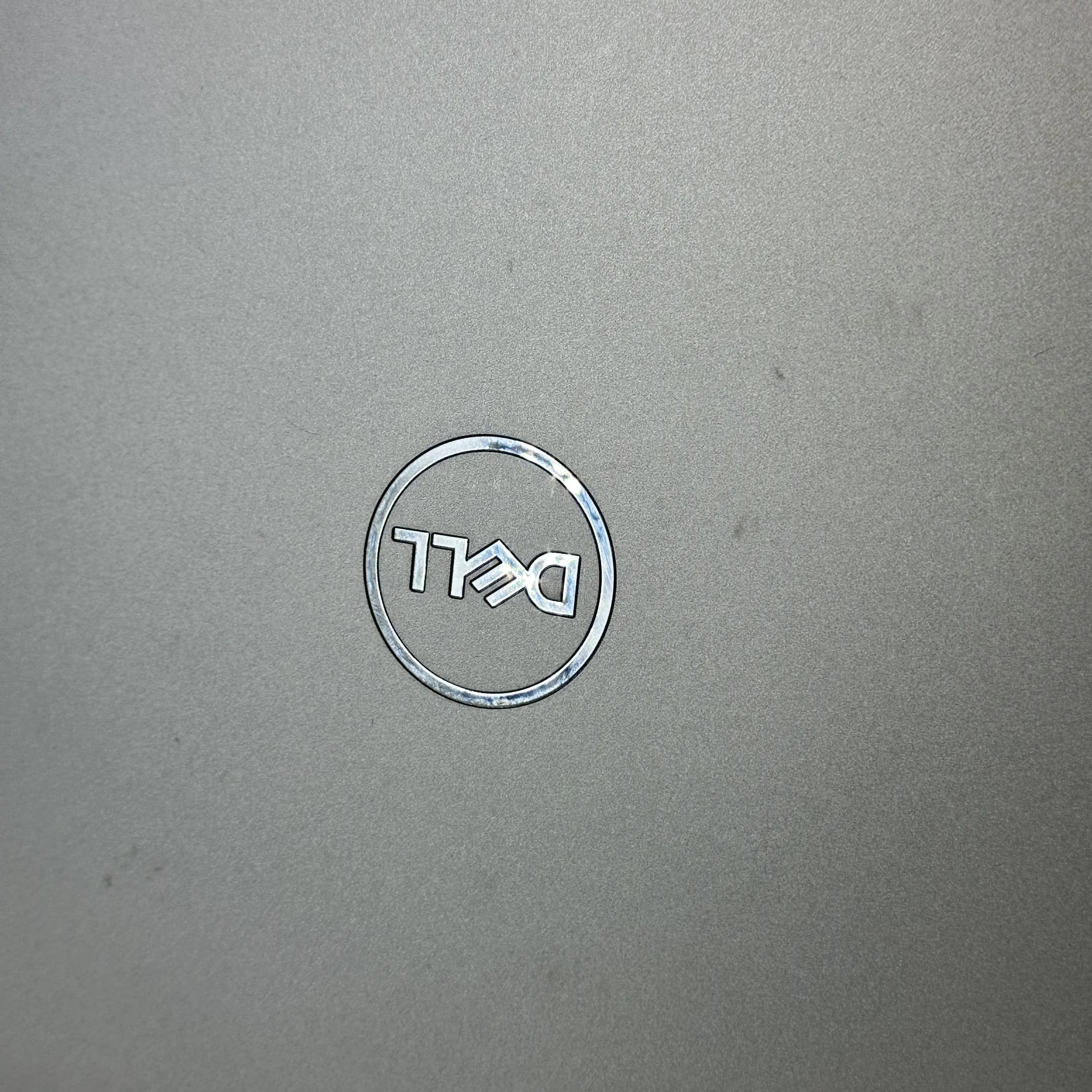 Dell Latitude 5420 14 Gray 3.0 GHz Intel Core i7 11th Gen. 16GB RAM 512GB Solid State Drive - Image 7