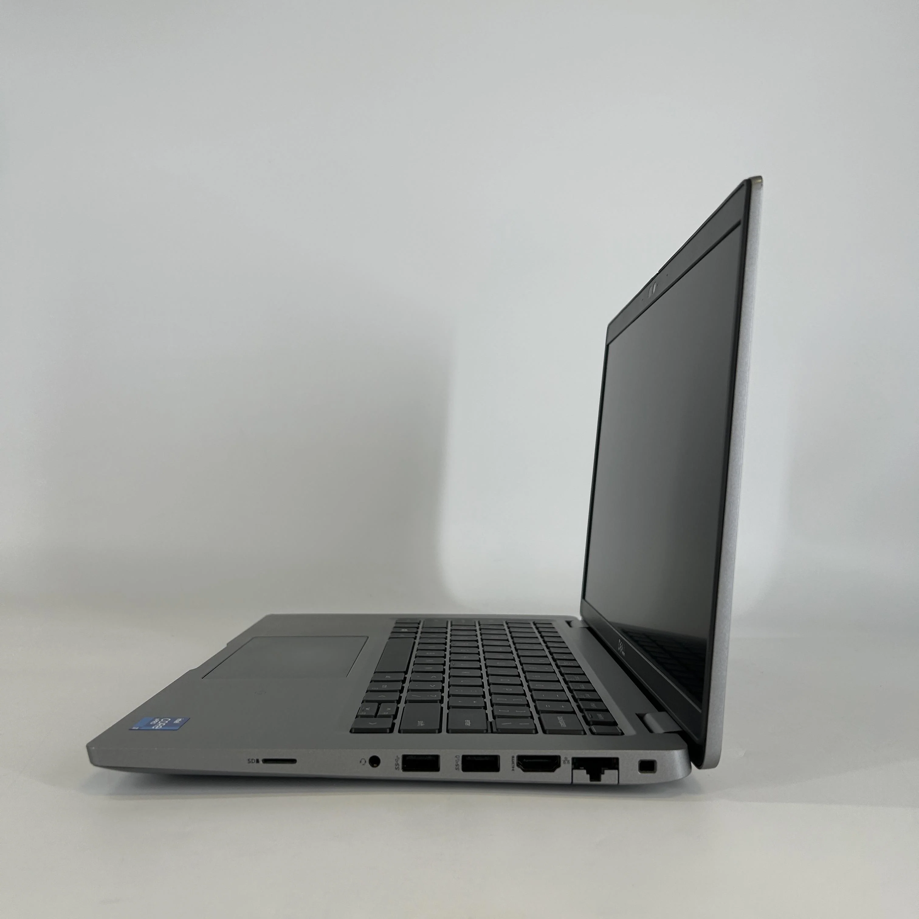 Dell Latitude 5420 14 Gray 3.0 GHz Intel Core i7 11th Gen. 16GB RAM 512GB Solid State Drive - Image 4