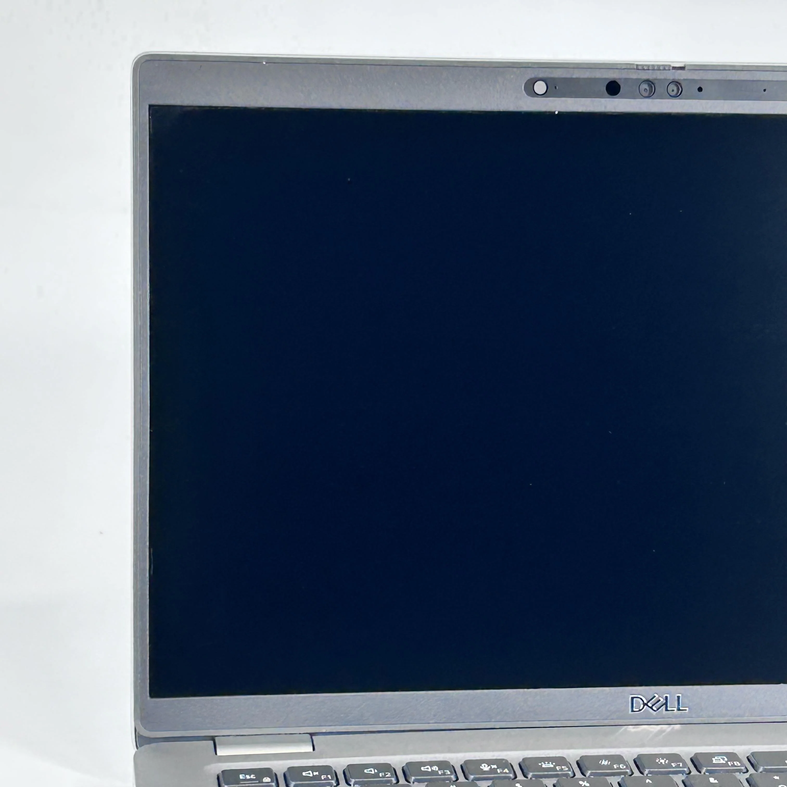 Dell Latitude 5430 14 Gray 1.8 GHz Intel Core i7 12th Gen. 16GB RAM 512GB Solid State Drive - Image 20