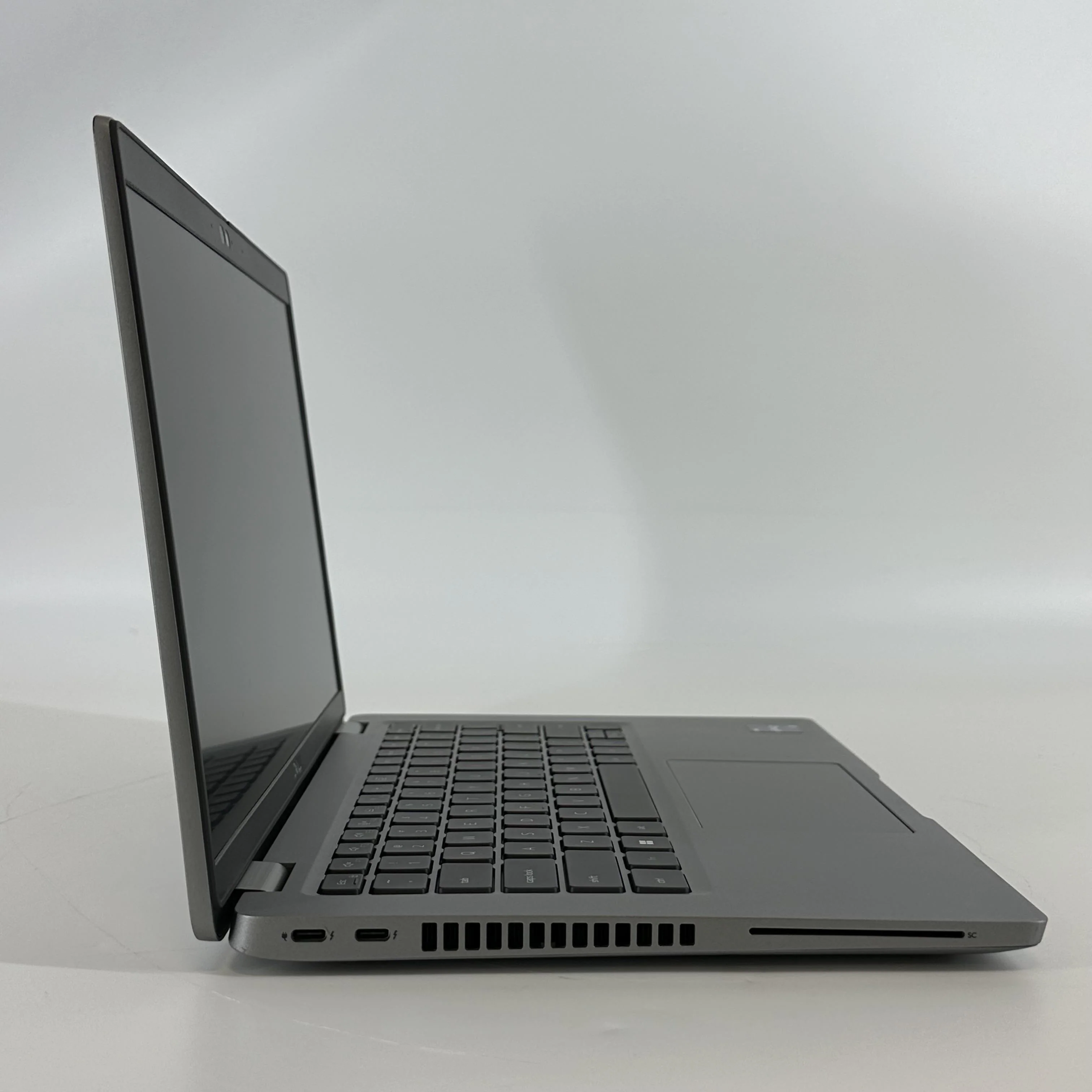 Dell Latitude 5430 14 Gray 1.8 GHz Intel Core i7 12th Gen. 16GB RAM 512GB Solid State Drive - Image 3