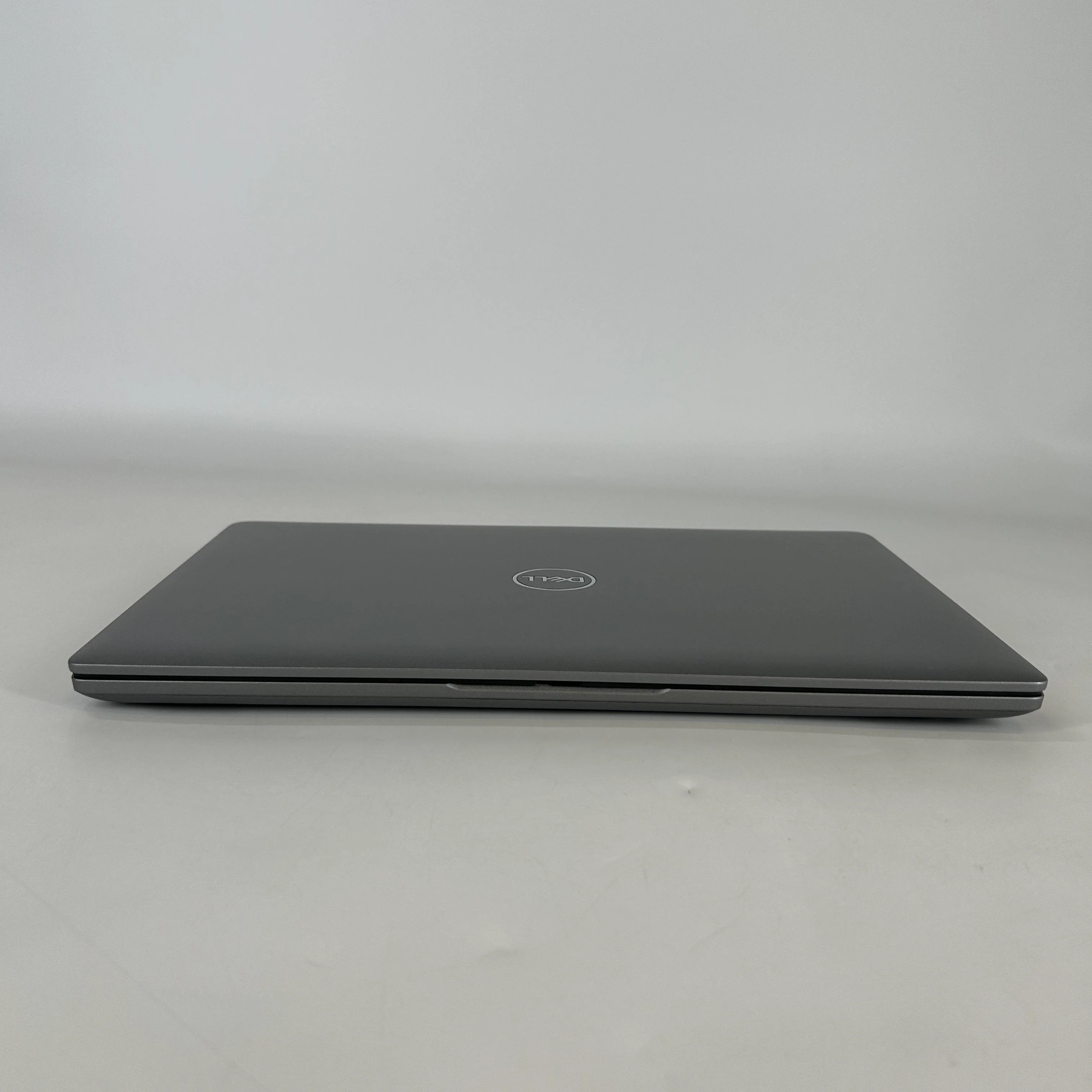 Dell Latitude 5440 14 Gray 1.7 GHz Intel Core i7 13th Gen. 16GB RAM 512GB Solid State Drive - Image 8