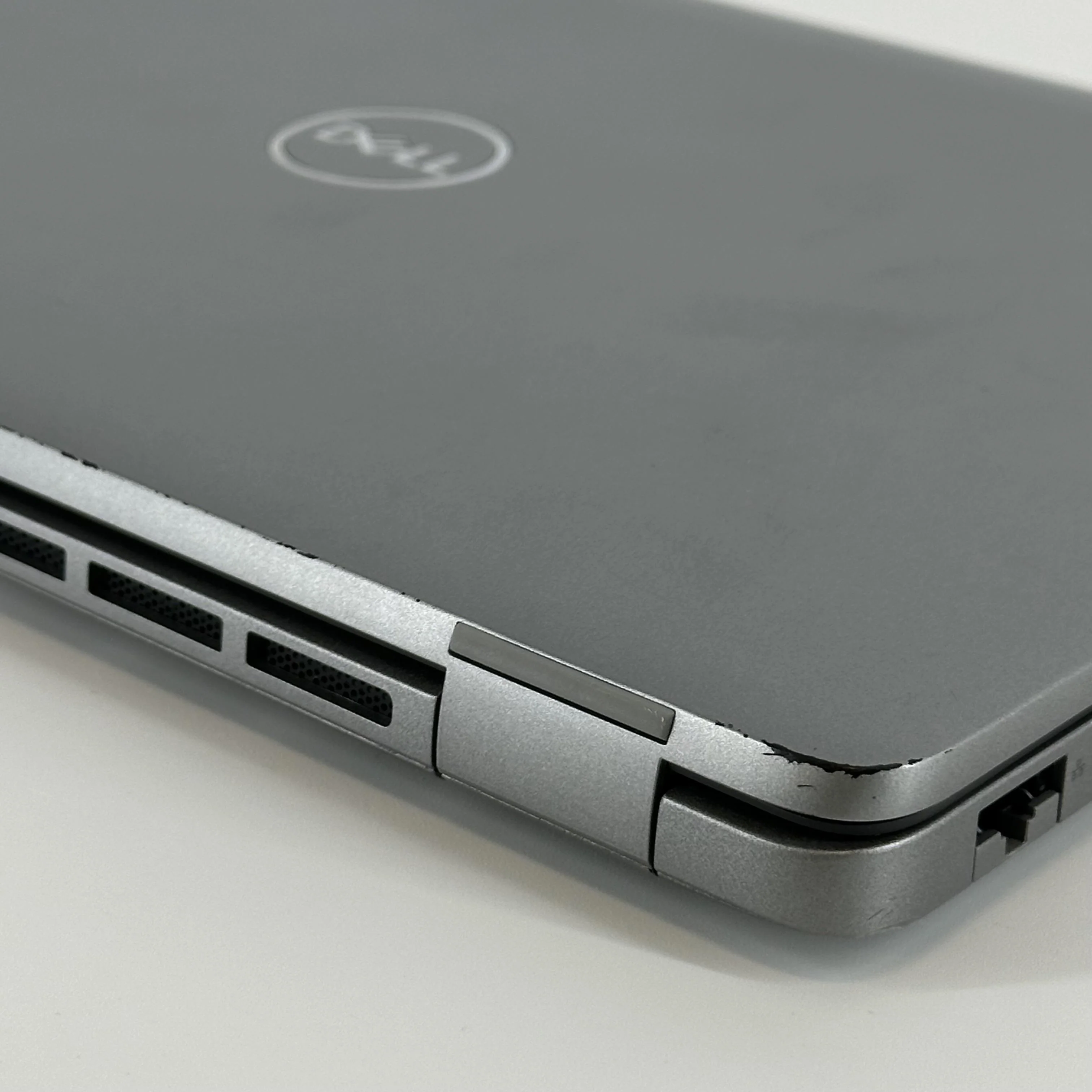 Dell Latitude 5440 14 Gray 1.8 GHz Intel Core i7 13th Gen. 16GB RAM 512GB Solid State Drive - Image 13