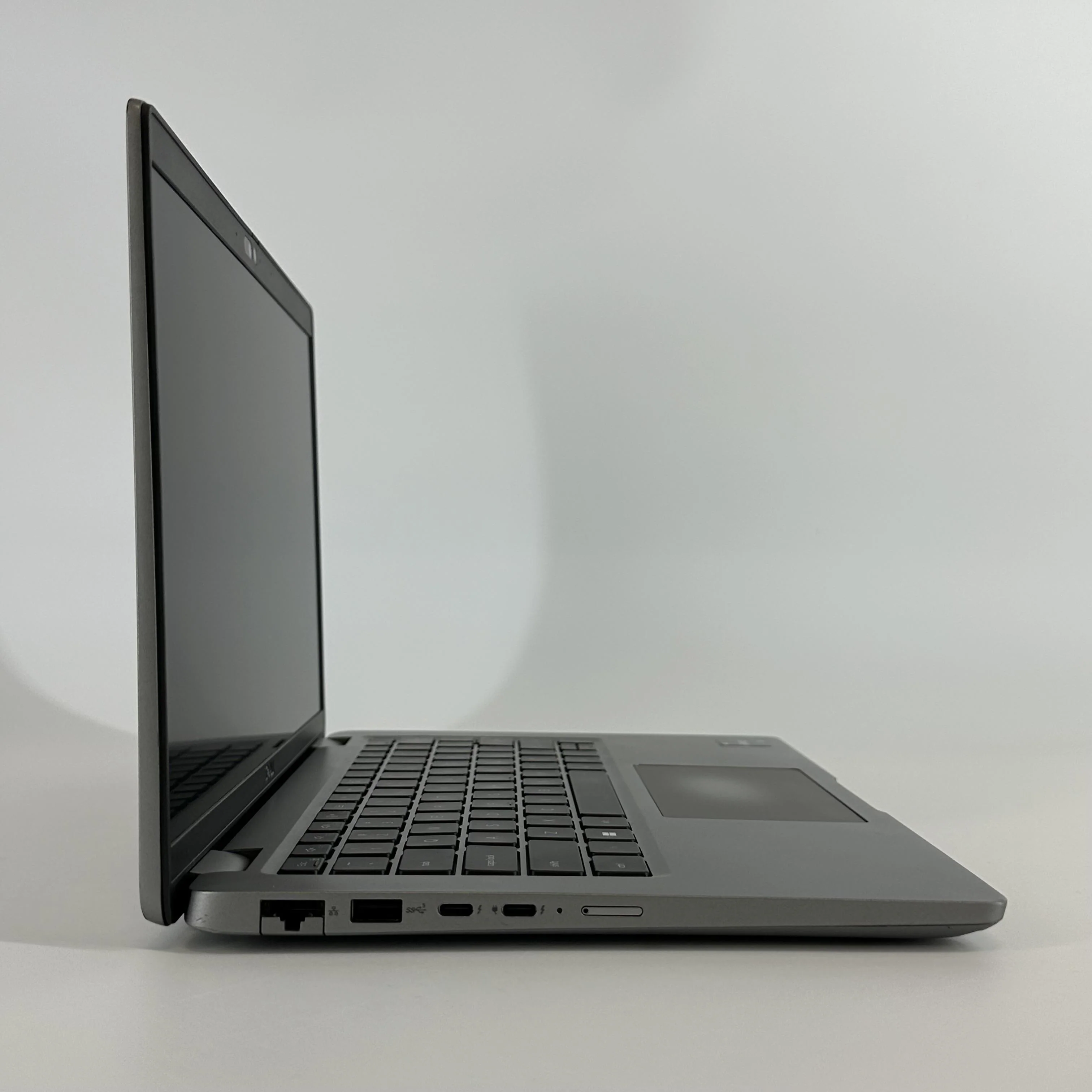 Dell Latitude 5440 14 Gray 1.8 GHz Intel Core i7 13th Gen. 16GB RAM 512GB Solid State Drive - Image 3