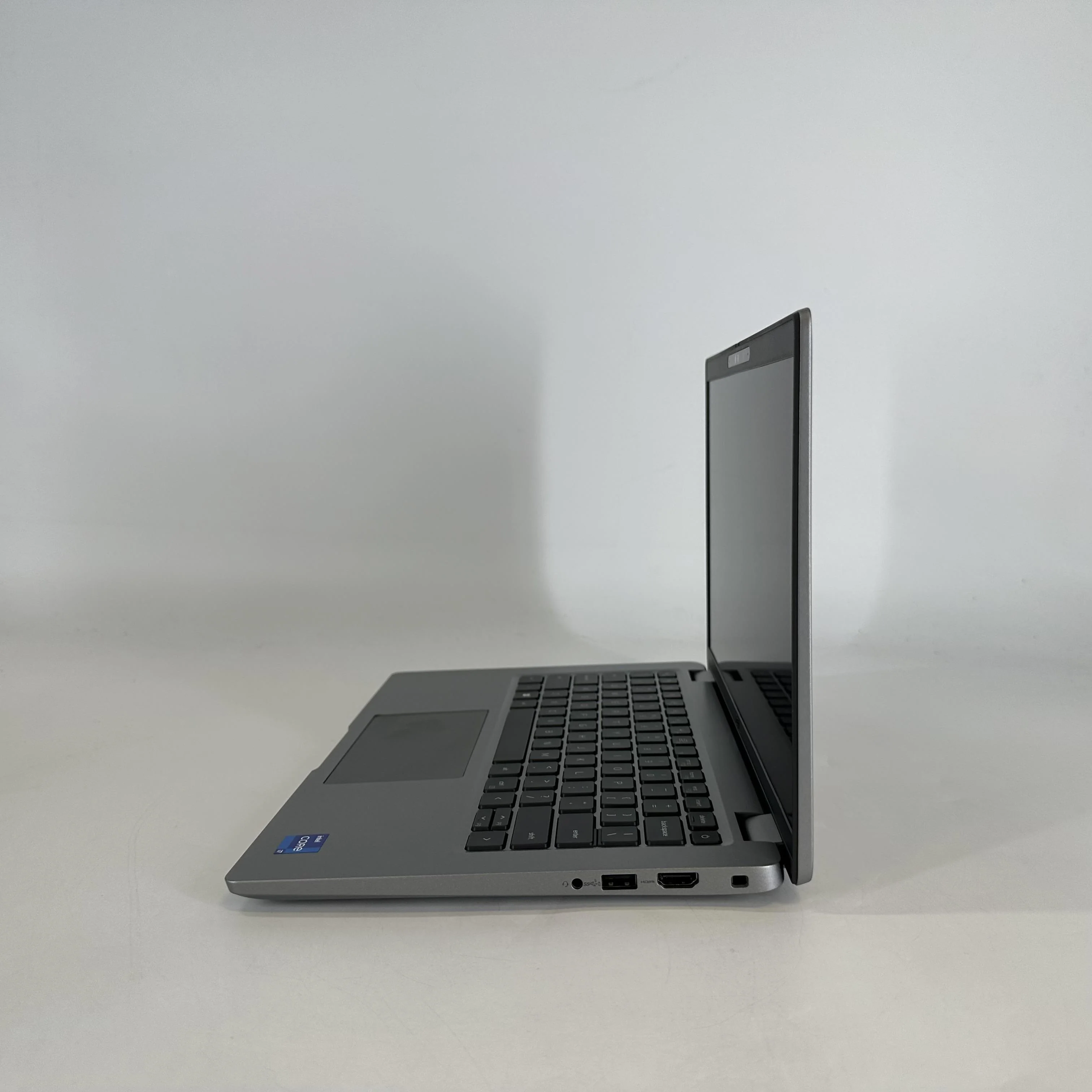 Dell Latitude 5440 14 Gray 1.8 GHz Intel Core i7 13th Gen. 16GB RAM 512GB Solid State Drive - Image 4