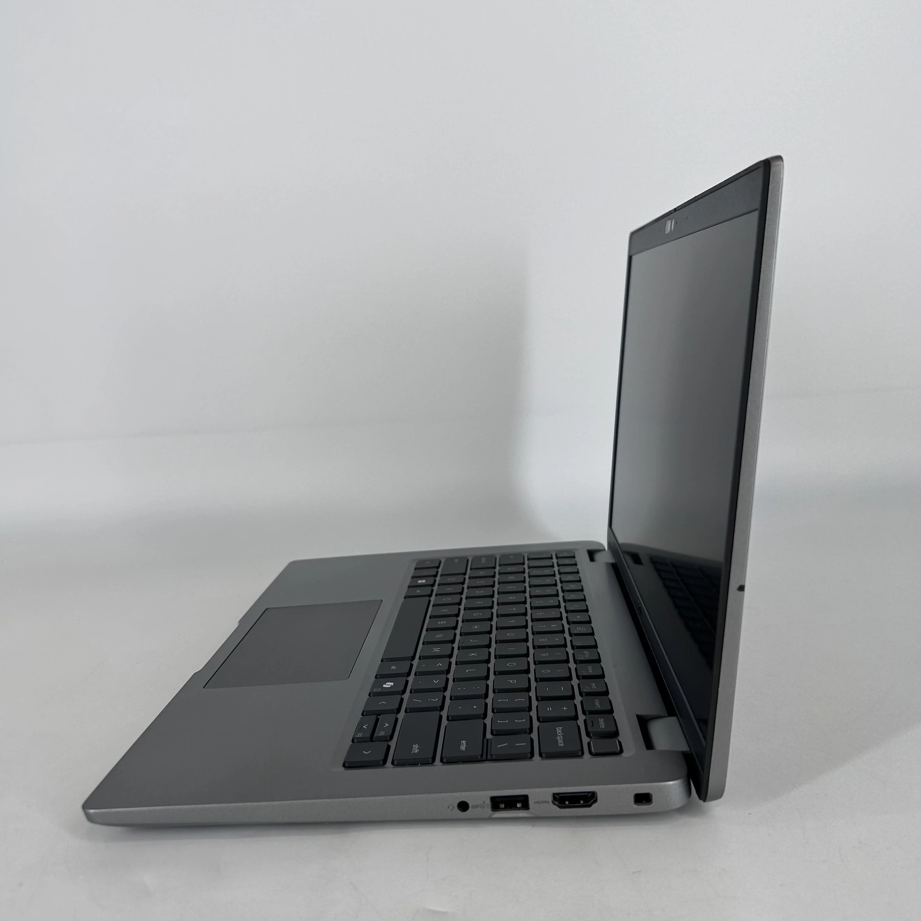 Dell Latitude 5450 14 Gray 1.6 GHz Intel Core Ultra 5 32GB RAM 512GB Solid State Drive - Image 3