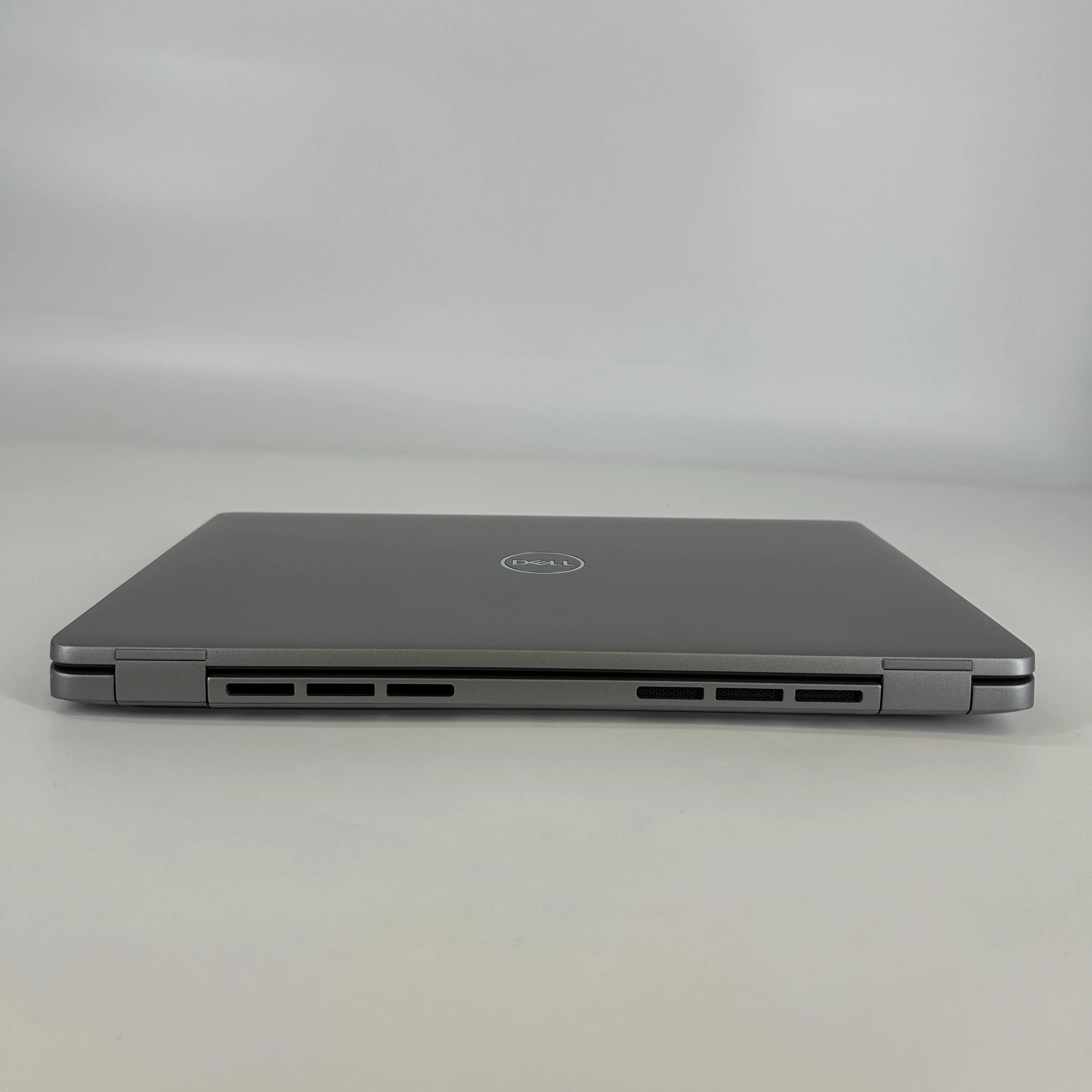 Dell Latitude 5450 14 Gray 1.7 GHz Intel Core Ultra 7 16GB RAM 512GB Solid State Drive - Image 6