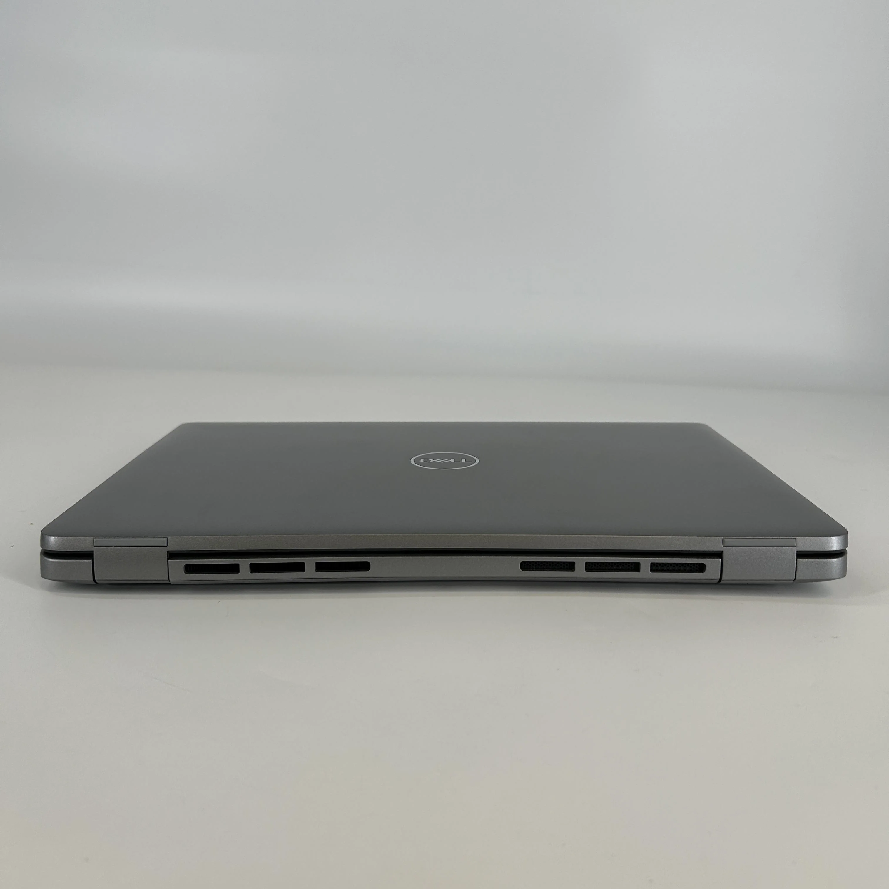 Dell Latitude 5450 14 Gray 2.1 GHz Intel Core Ultra 5 16GB RAM 256GB Solid State Drive - Image 6