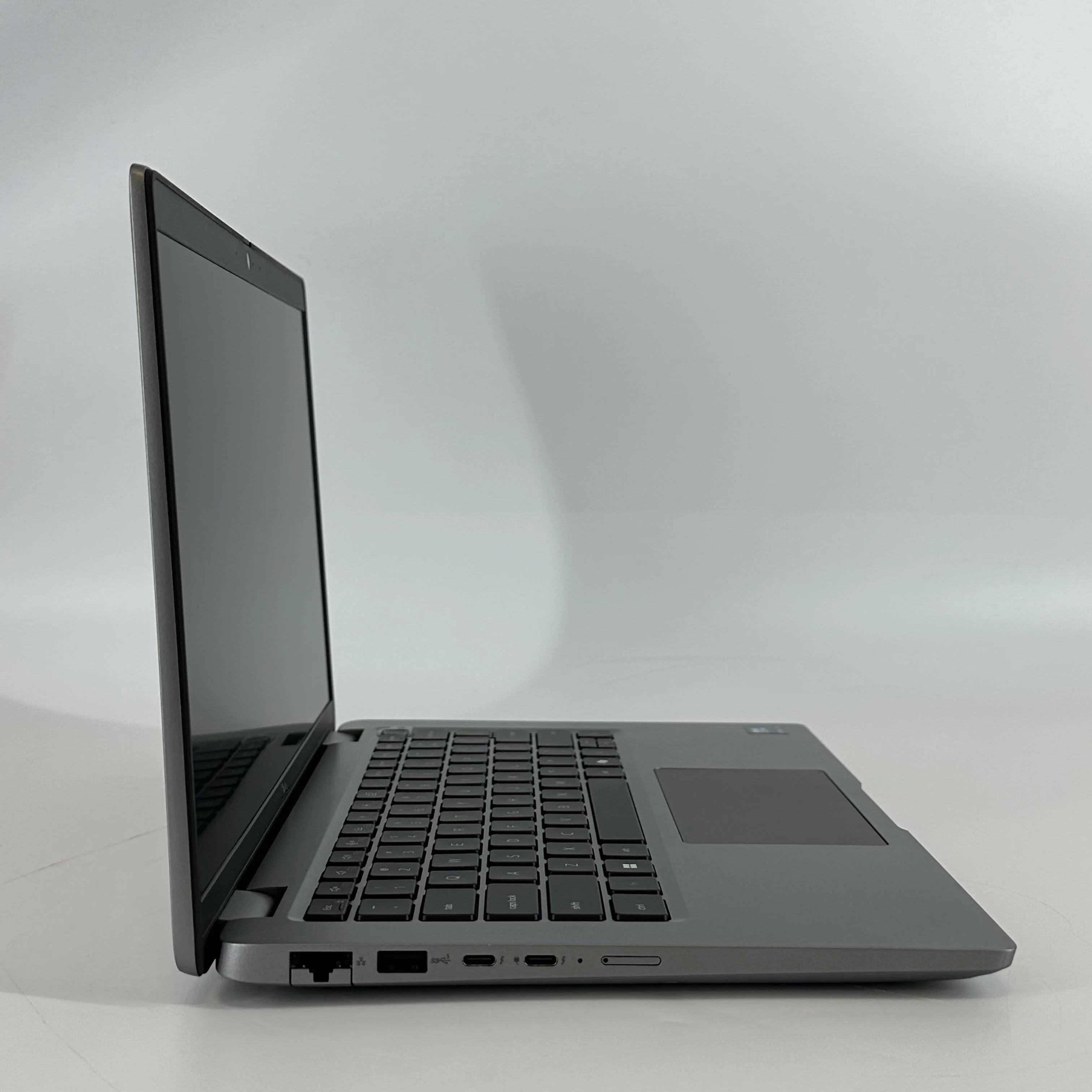 Dell Latitude 5450 14 Gray 3.6 GHz Intel Core Ultra 5 32GB RAM 256GB Solid State Drive - Image 3
