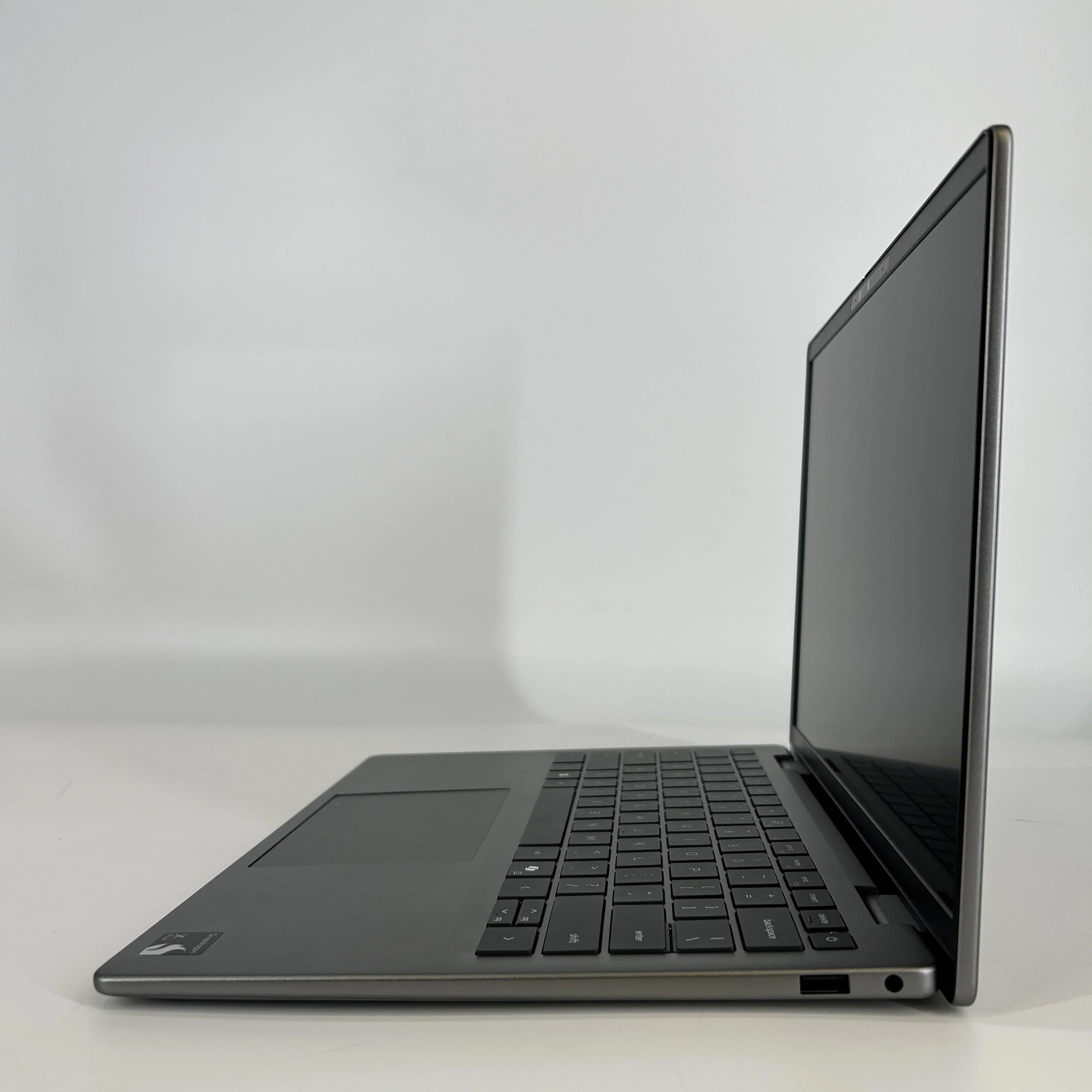 Dell Latitude 5455 14 Gray 3.4 GHz Qualcomm Snapdragon X Plus 32GB RAM 512GB Solid State Drive - Image 6