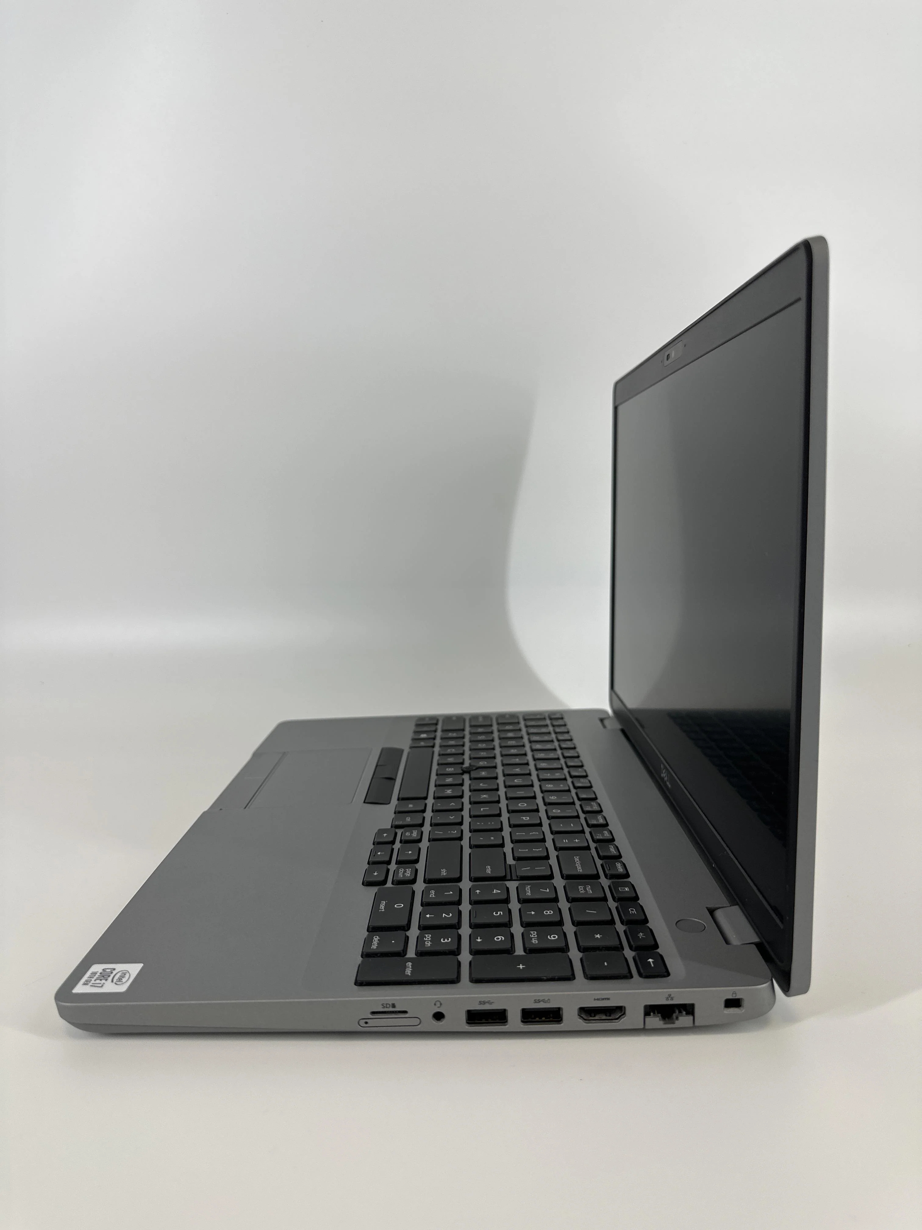 Dell Latitude 5510 15.6 Silver 1.8 GHz Intel Core i7 10th Gen. 32GB RAM 512GB Solid State Drive - Image 4