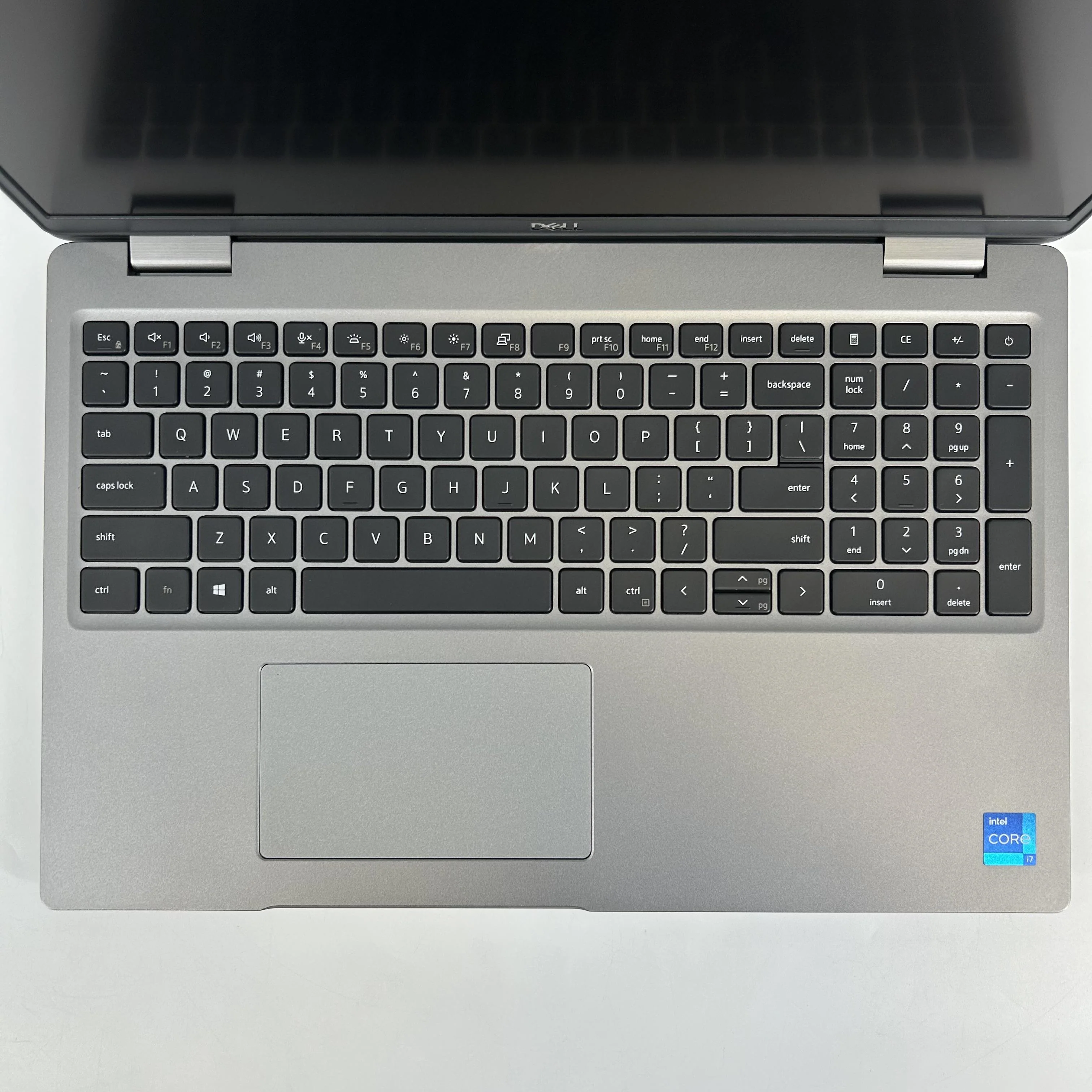Dell Latitude 5520 15.6 Gray 2.8 GHz Intel Core i7 11th Gen. 16GB RAM 512GB Solid State Drive - Image 2