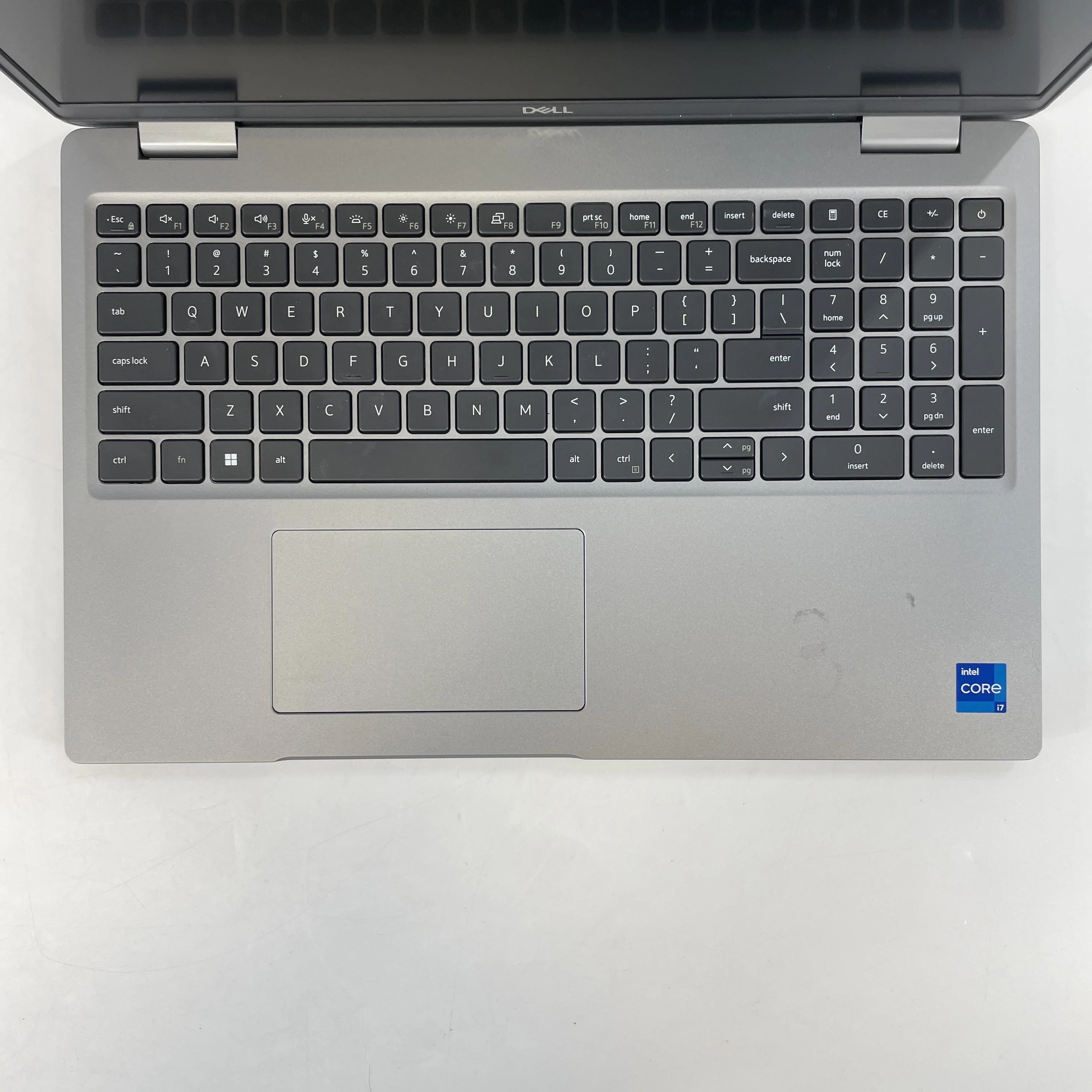 Dell Latitude 5520 15.6 Gray 3.0 GHz Intel Core i7 11th Gen. 16GB RAM 512GB Solid State Drive - Image 2
