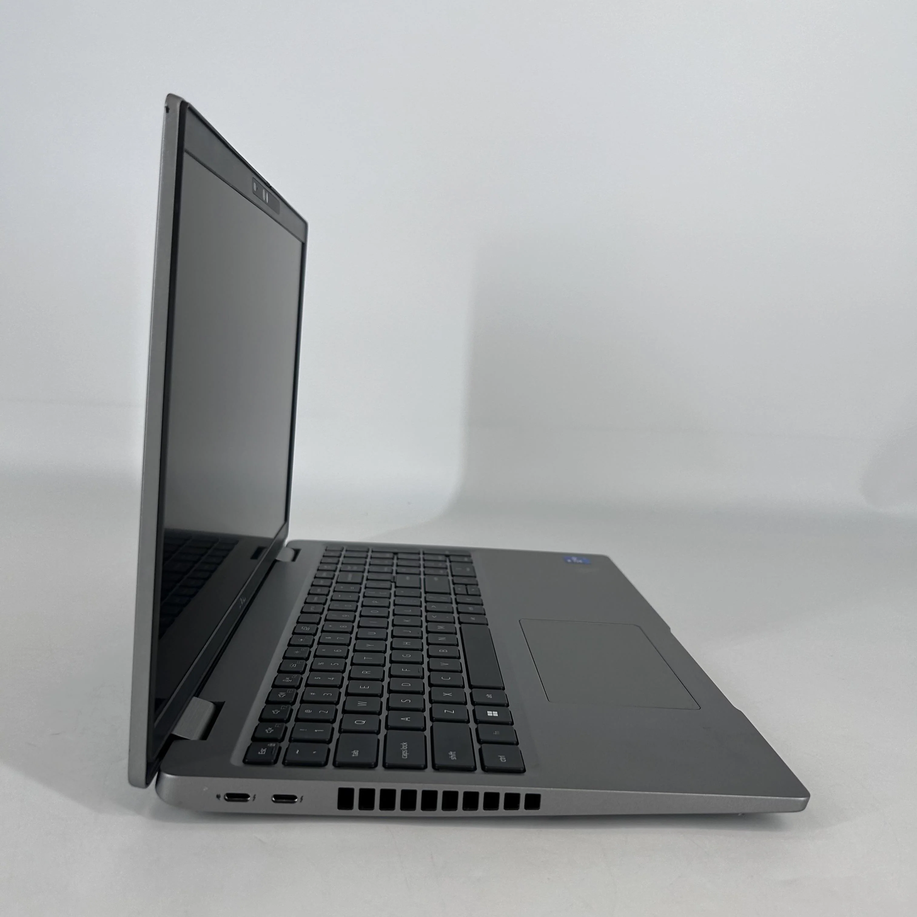 Dell Latitude 5520 15.6 Gray 3.0 GHz Intel Core i7 11th Gen. 32GB RAM 512GB Solid State Drive - Image 22