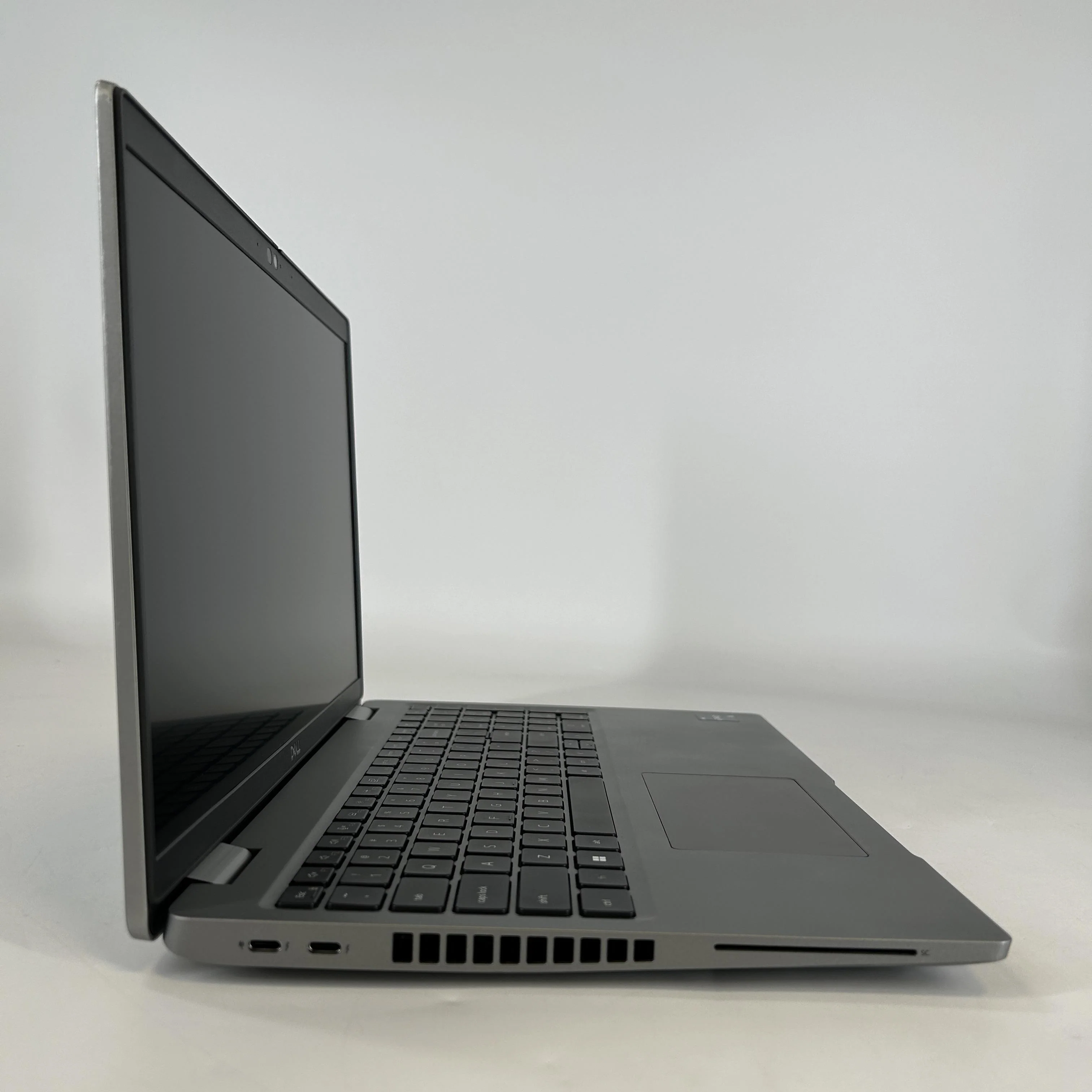 Dell Latitude 5530 15.6 Gray 1.6 GHz Intel Core i5 12th Gen. 16GB RAM 512GB Solid State Drive - Image 3