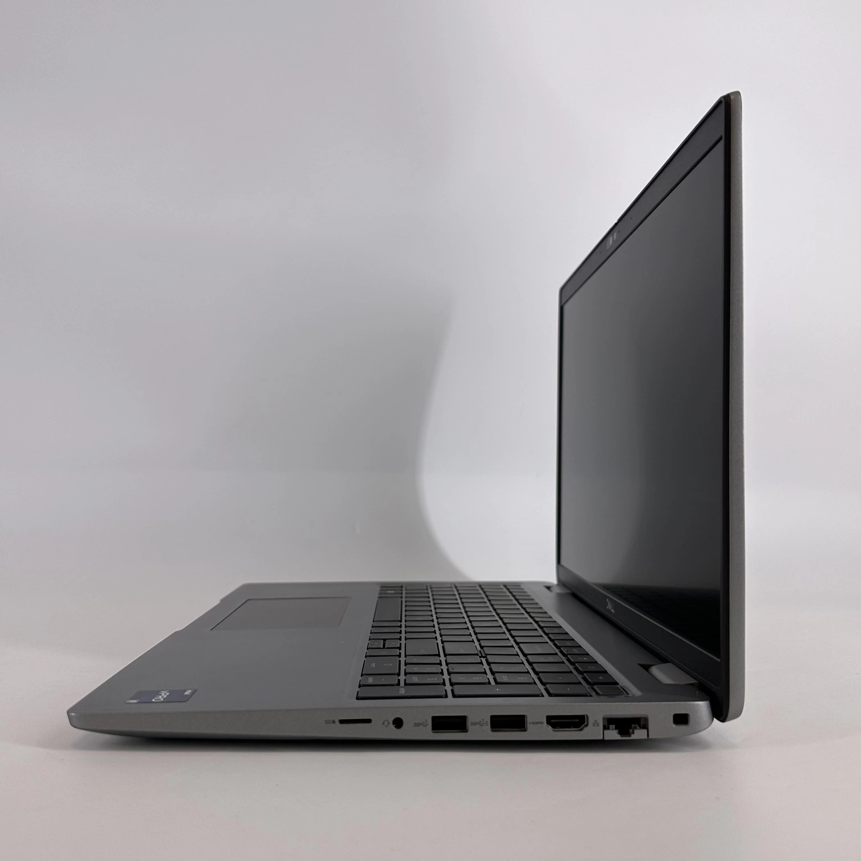 Dell Latitude 5540 15.6 Gray 1.8 GHz Intel Core i7 13th Gen. 16GB RAM 512GB Solid State Drive - Image 4