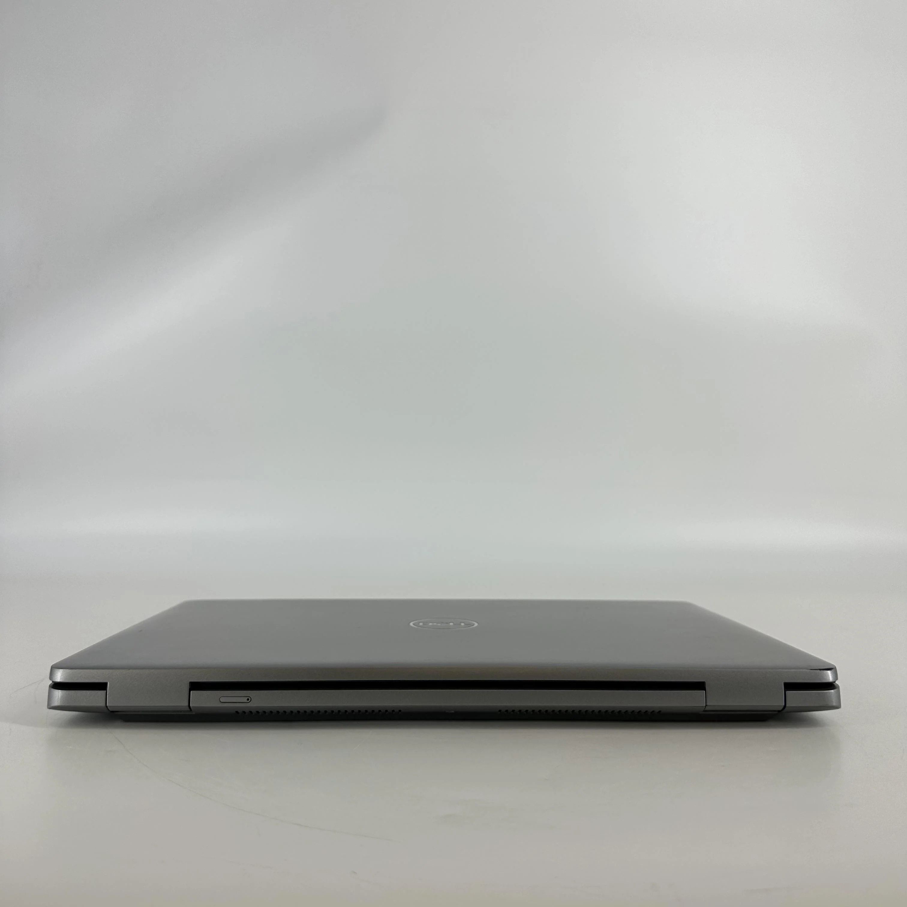 Dell Latitude 5540 15.6 Gray 1.8 GHz Intel Core i7 13th Gen. 32GB RAM 1TB Solid State Drive - Image 11