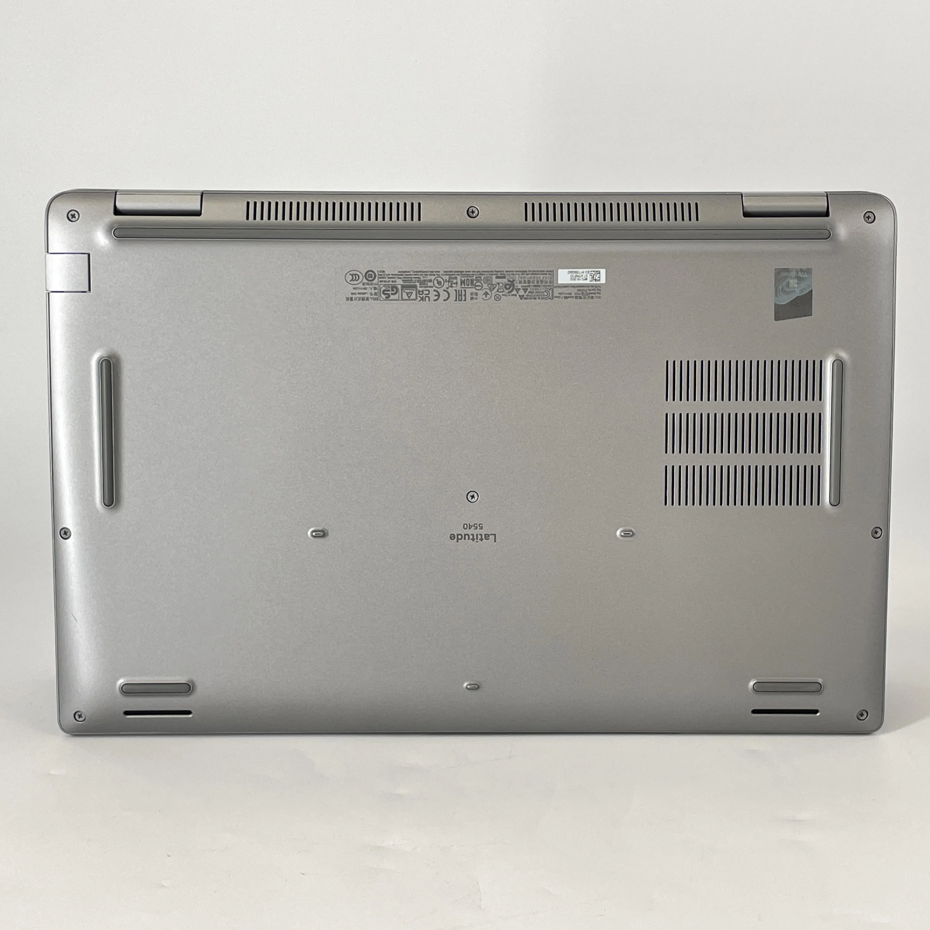 Dell Latitude 5540 15.6 Silver 1.9 GHz Intel Core i7 13th Gen. 16GB RAM 512GB Solid State Drive - Image 6