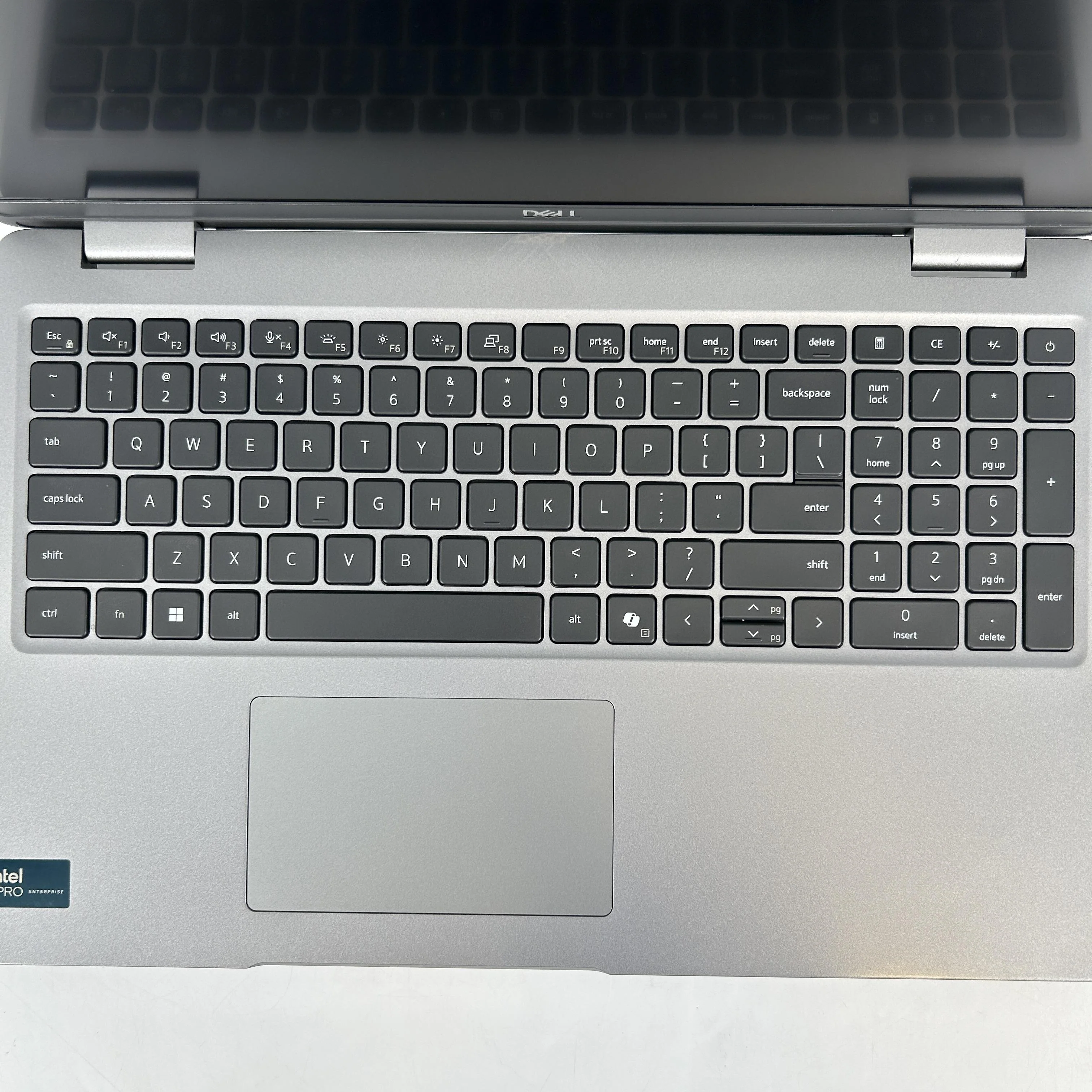 Dell Latitude 5550 15.6 Gray 1.7 GHz Intel Core Ultra 7 32GB RAM 512GB Solid State Drive - Image 2