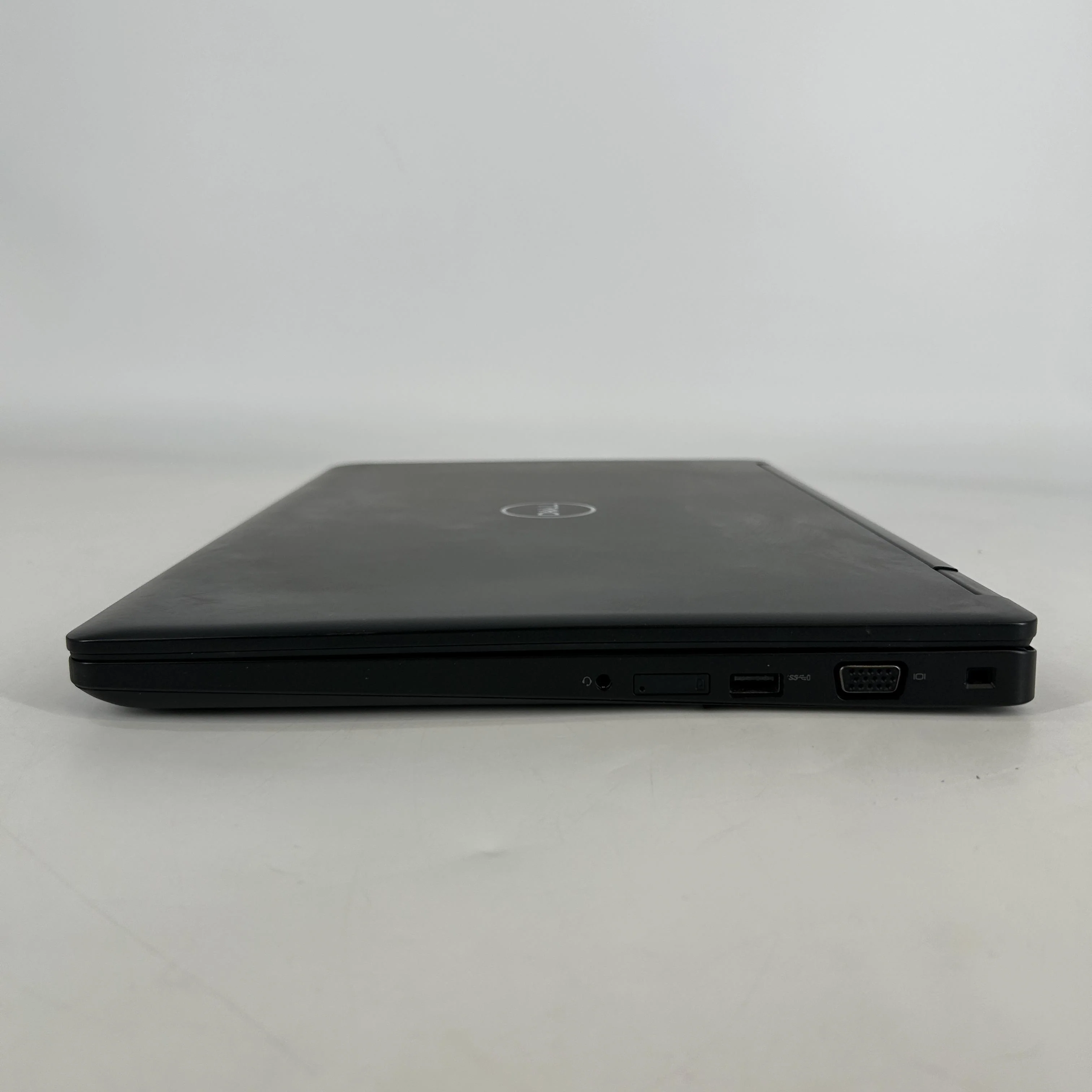 Dell Latitude 5590 15.6 Black 1.6 GHz Intel Core i5 8th Gen. 8GB RAM 256GB Solid State Drive - Image 7