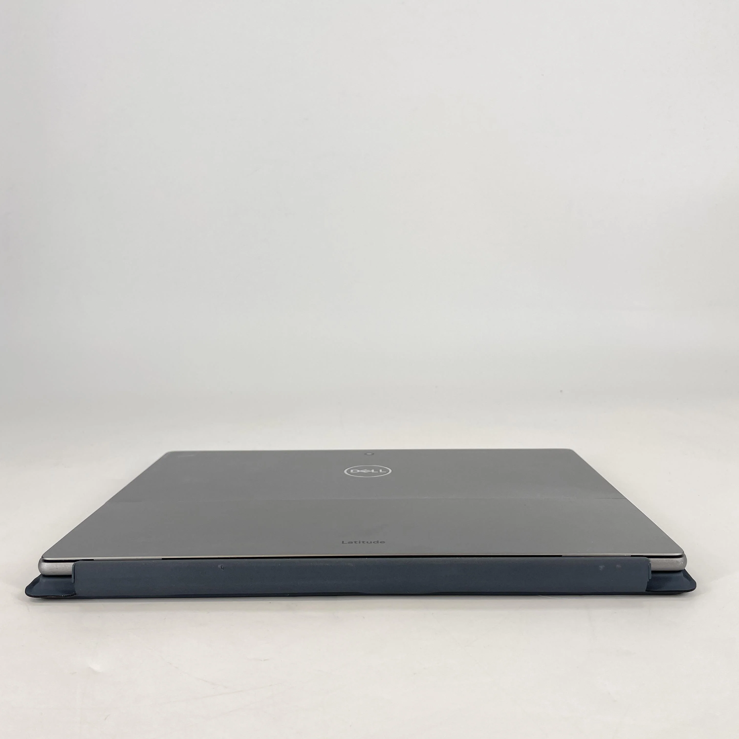 Dell Latitude 7320 (Detachable) 13.3 Gray 1.1 GHz Intel Core i5 11th Gen. 16GB RAM 256GB Solid State Drive - Image 8