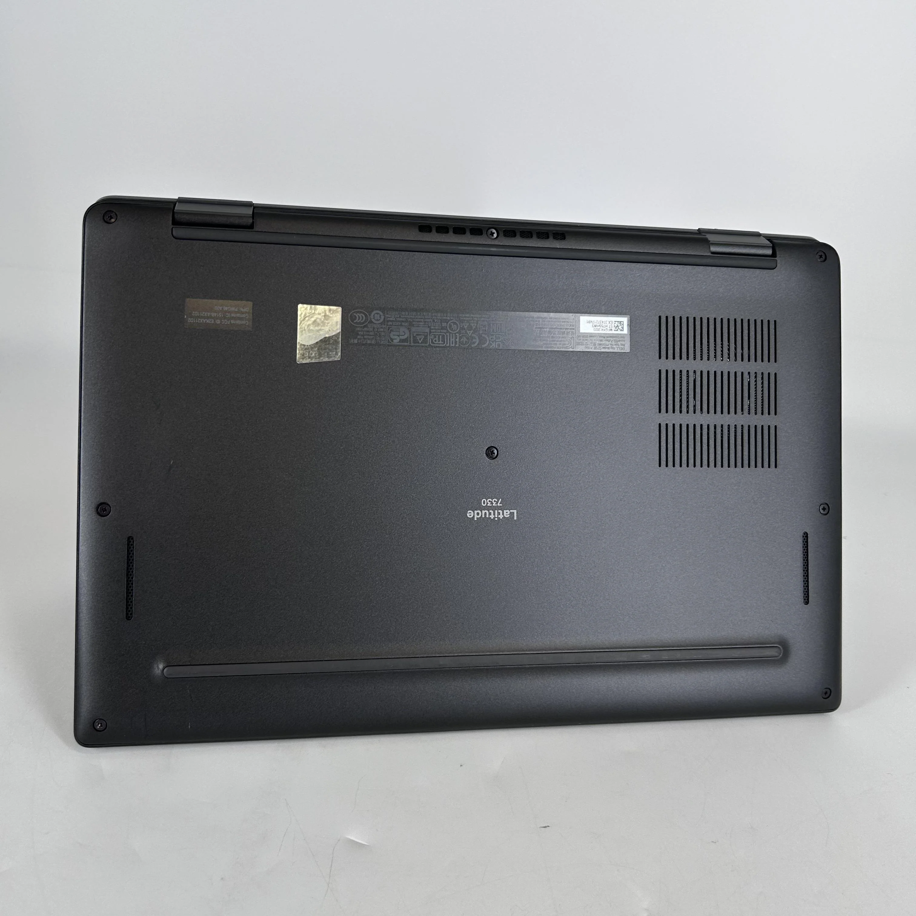 Dell Latitude 7330 13.3 Black 1.8 GHz Intel Core i7 12th Gen. 16GB RAM 512GB Solid State Drive - Image 5