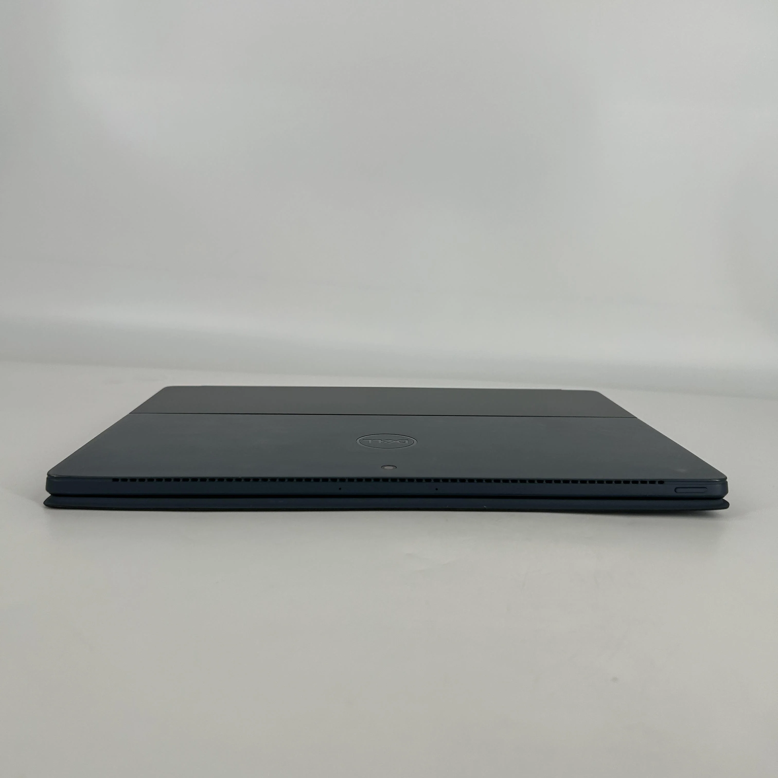 Dell Latitude 7350 (Detachable) 13.3 Blue 4.4 GHz Intel Core Ultra 5 16GB RAM 256GB Solid State Drive - Image 5