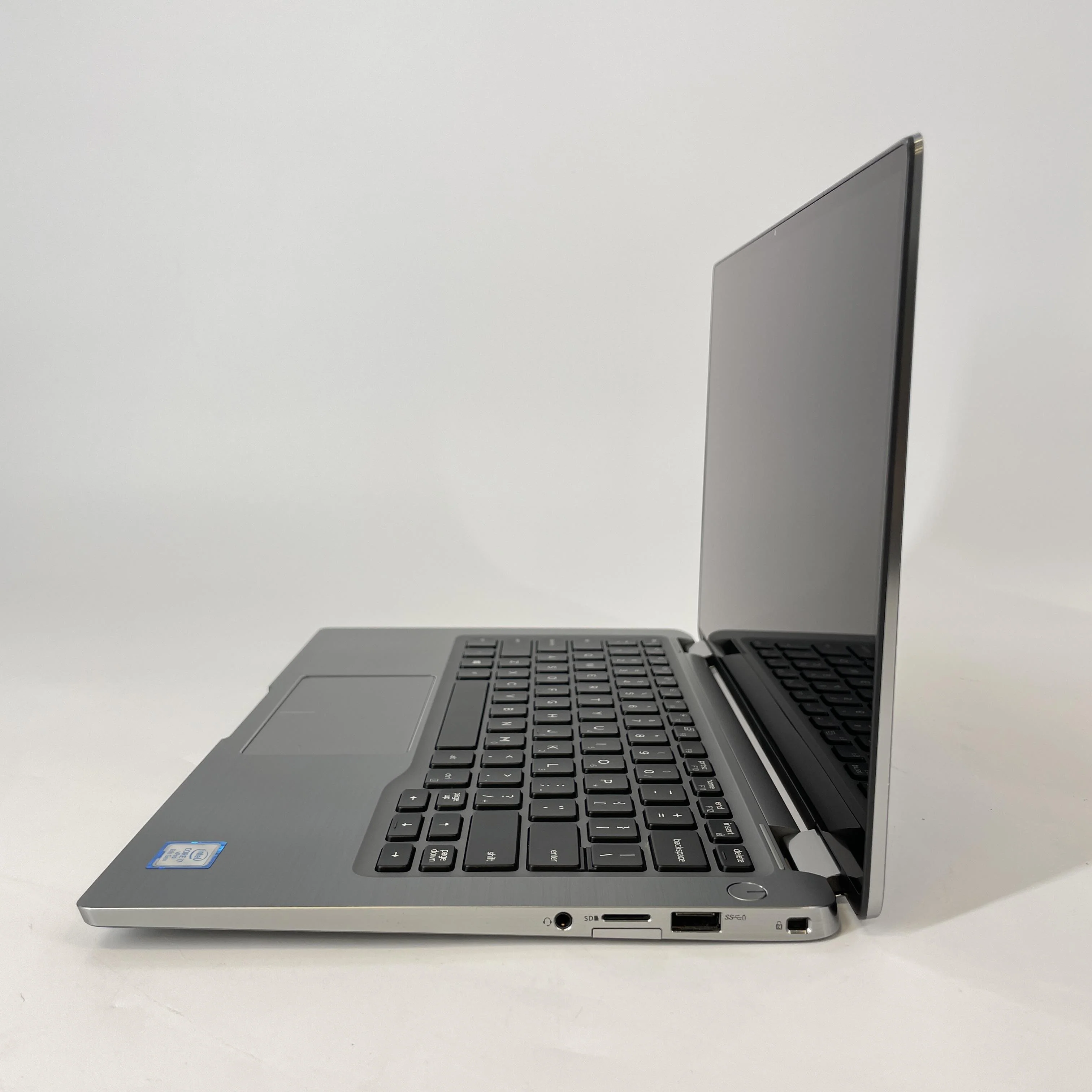 Dell Latitude 7400 (2-in-1) 14 Gray 1.9 GHz Intel Core i7 8th Gen. 16GB RAM 256GB Solid State Drive - Image 4