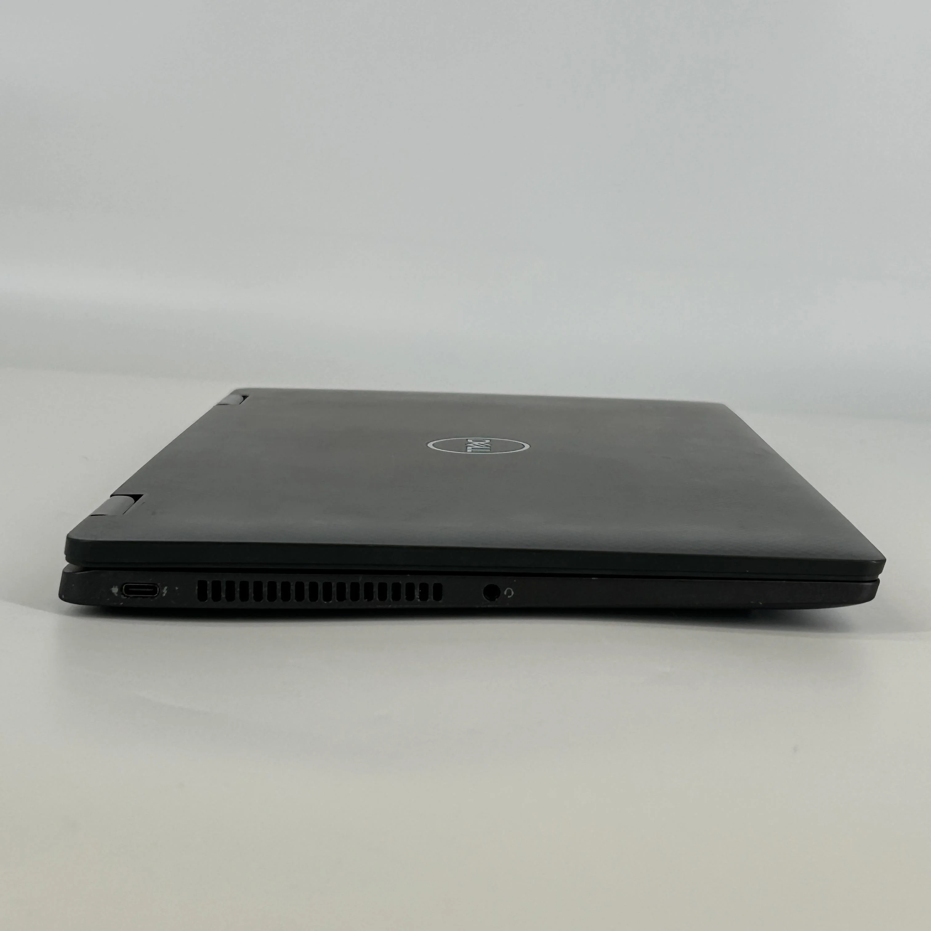 Dell Latitude 7420 14 Gray 3.0 GHz Intel Core i7 11th Gen. 32GB RAM 512GB Solid State Drive - Image 10