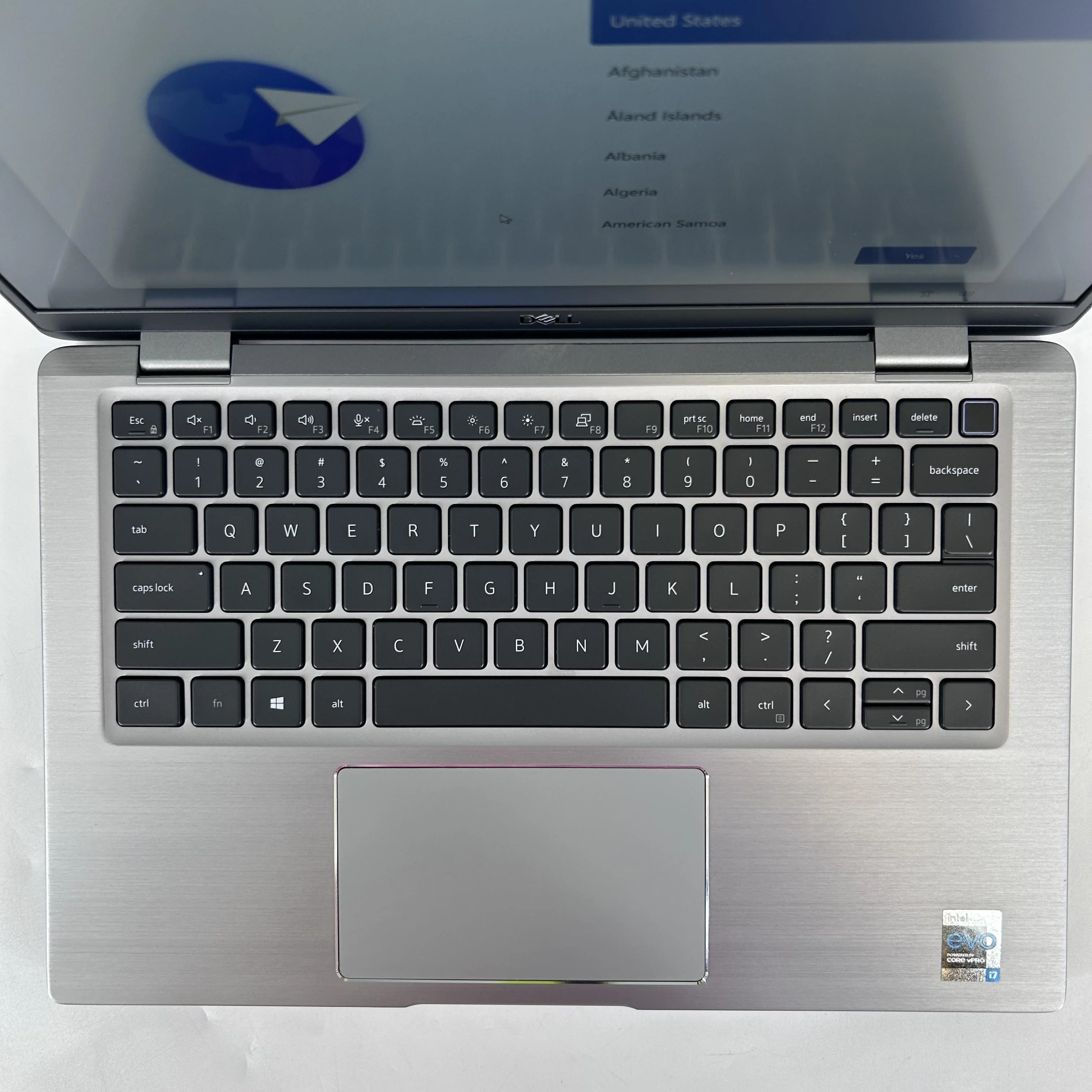 Dell Latitude 7420 14 Gray 3.0 GHz Intel Core i7 11th Gen. 32GB RAM 512GB Solid State Drive - Image 2