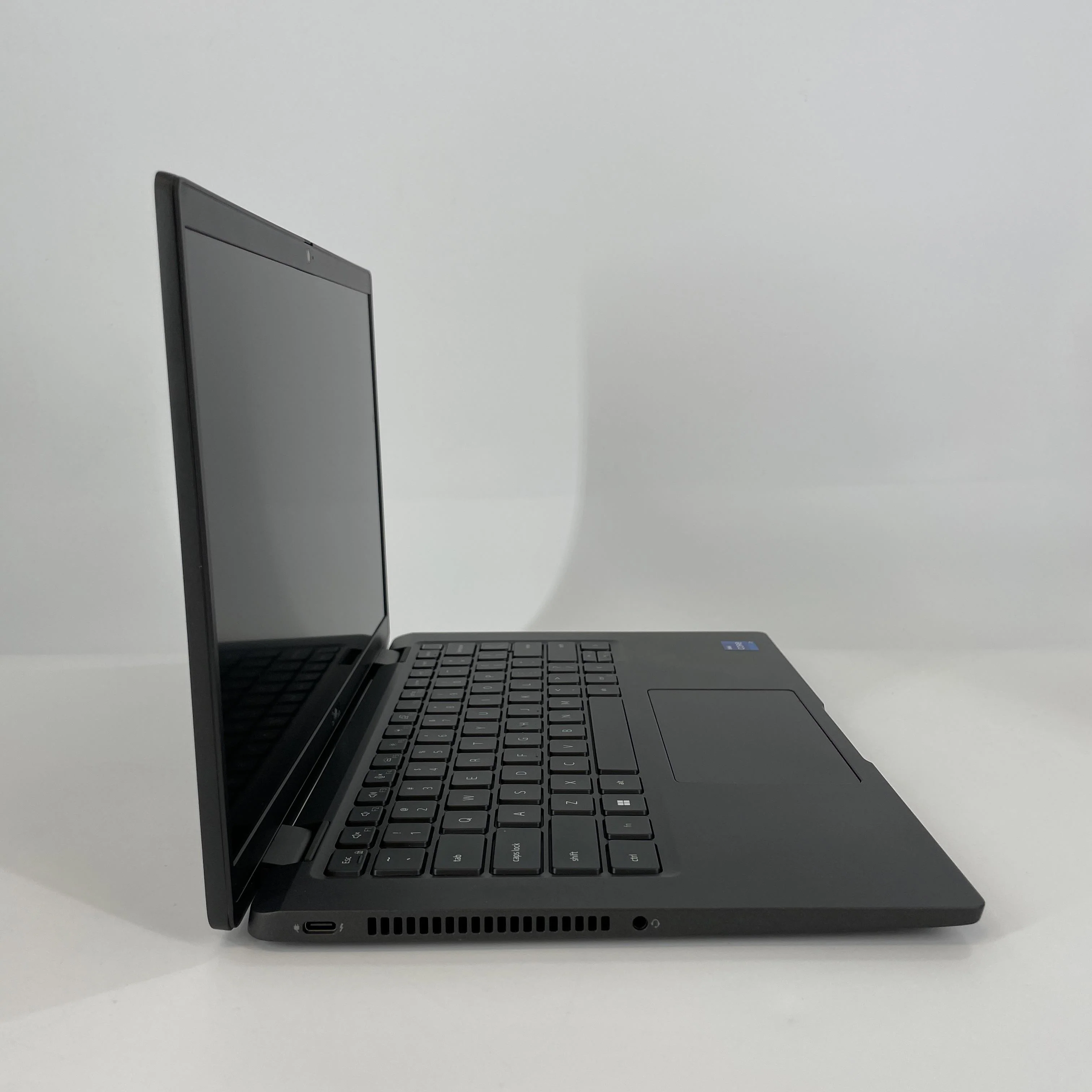 Dell Latitude 7430 14 Gray 1.7 GHz Intel Core i7 12th Gen. 16GB RAM 256GB Solid State Drive - Image 3