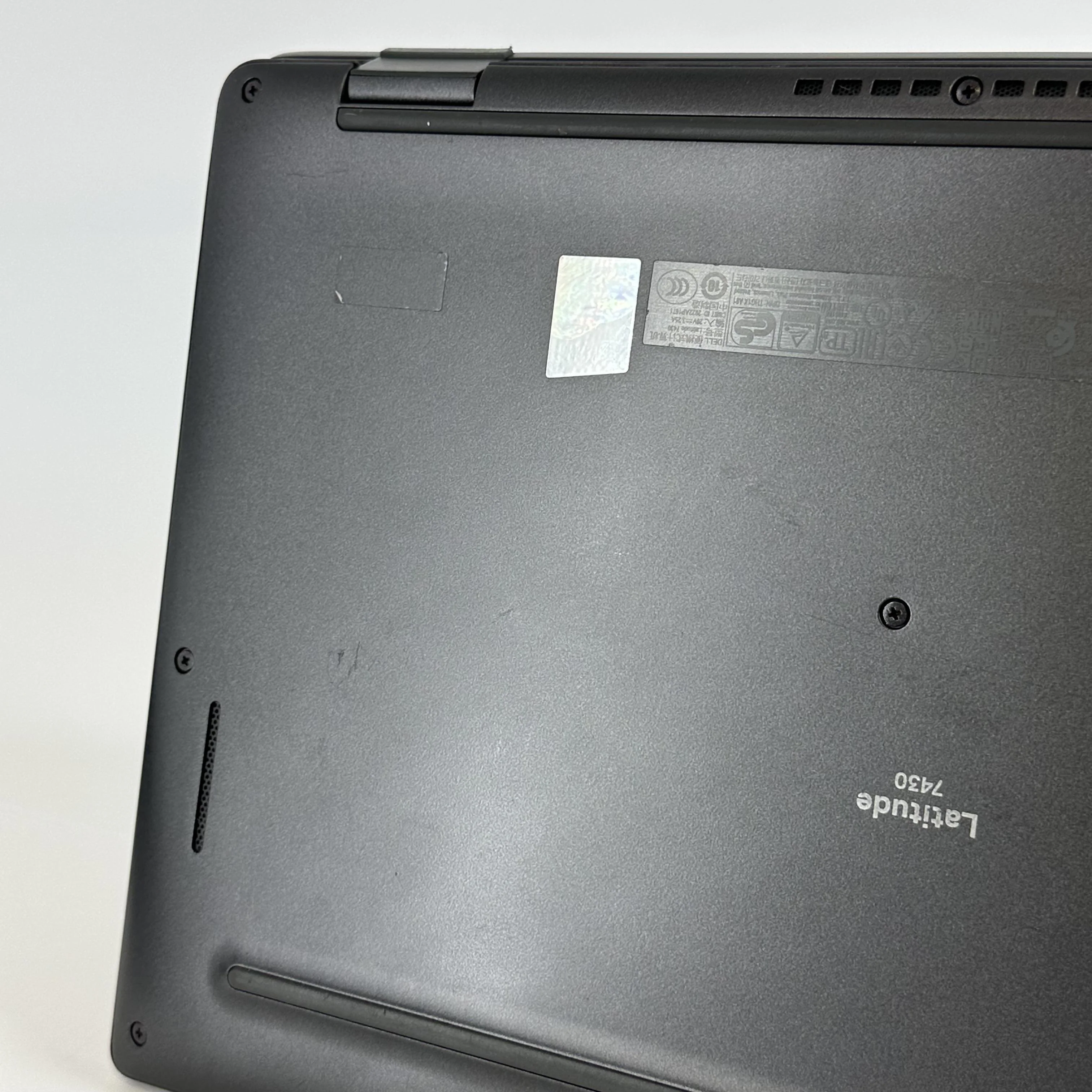 Dell Latitude 7430 14 Gray 1.7 GHz Intel Core i7 12th Gen. 16GB RAM 512GB Solid State Drive - Image 8