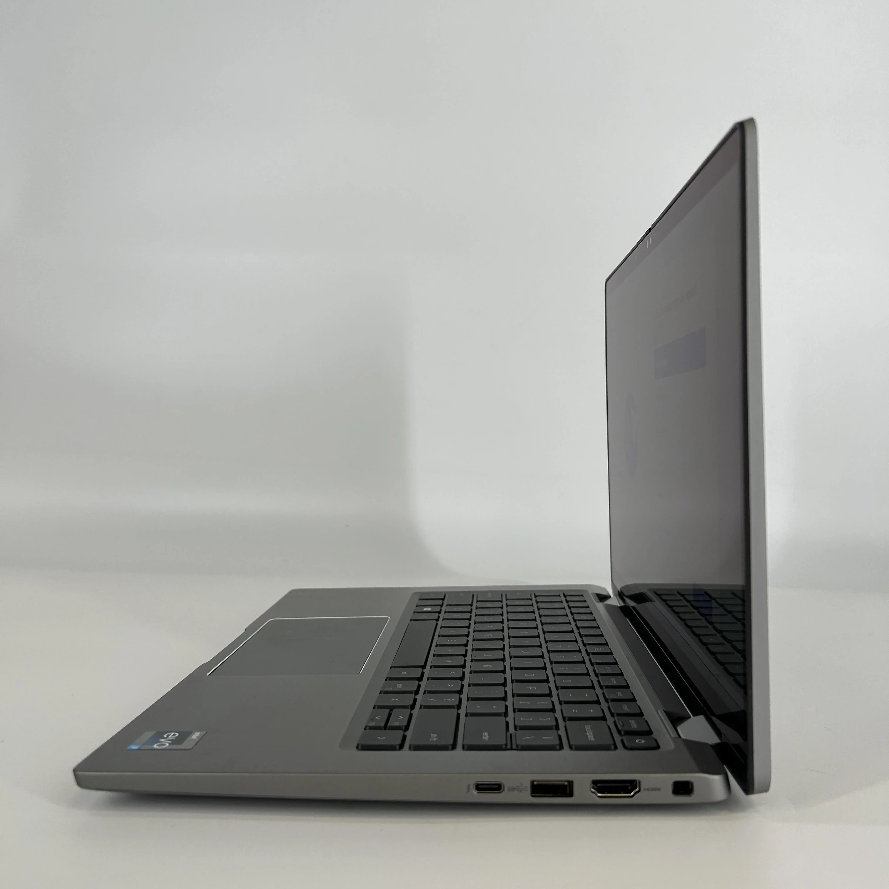 Dell Latitude 7430 (2-in-1) 14 Gray 1.7 GHz Intel Core i7 12th Gen. 16GB RAM 1TB Solid State Drive - Image 5