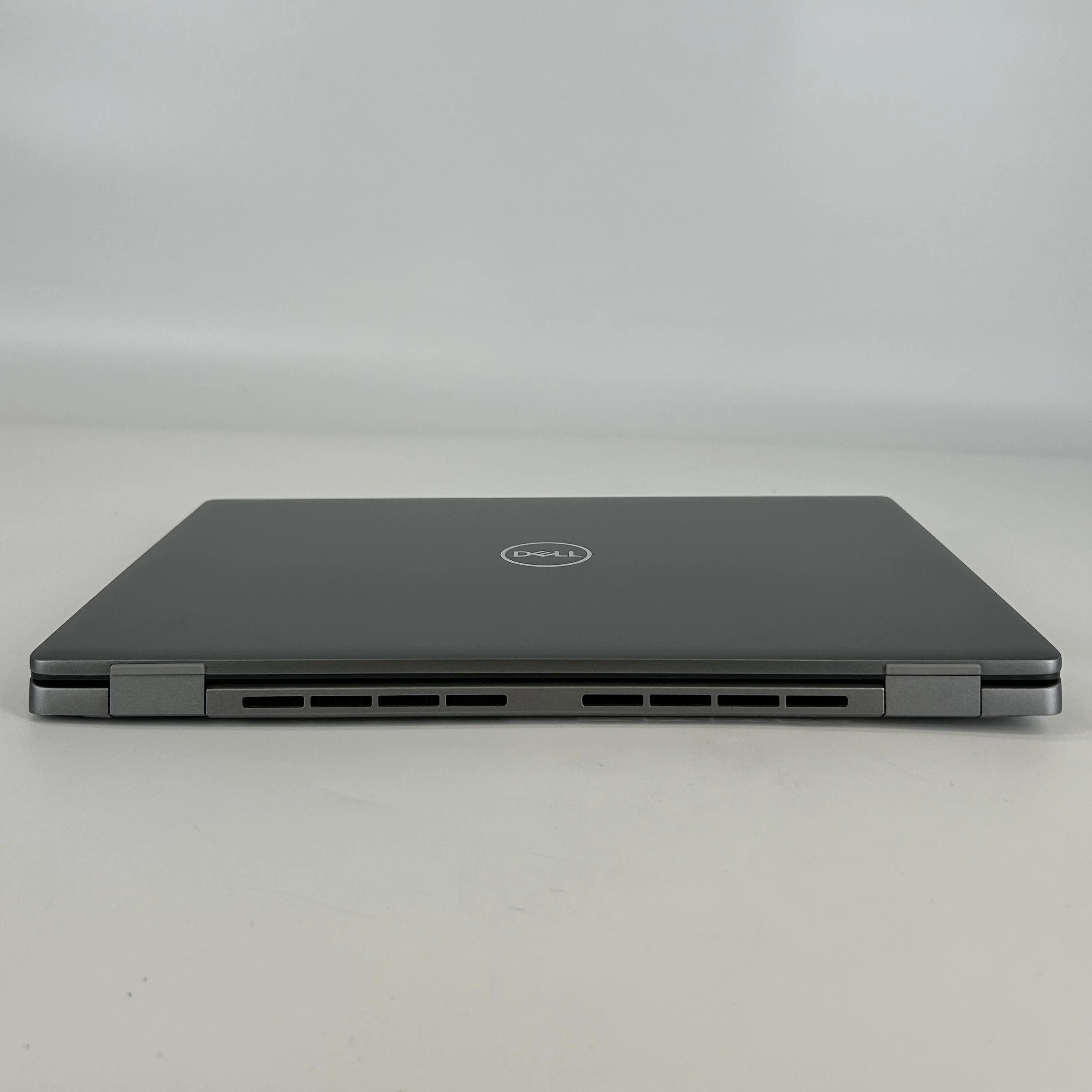 Dell Latitude 7440 14 Gray 1.6 GHz Intel Core i5 13th Gen. 32GB RAM 2TB Solid State Drive - Image 7