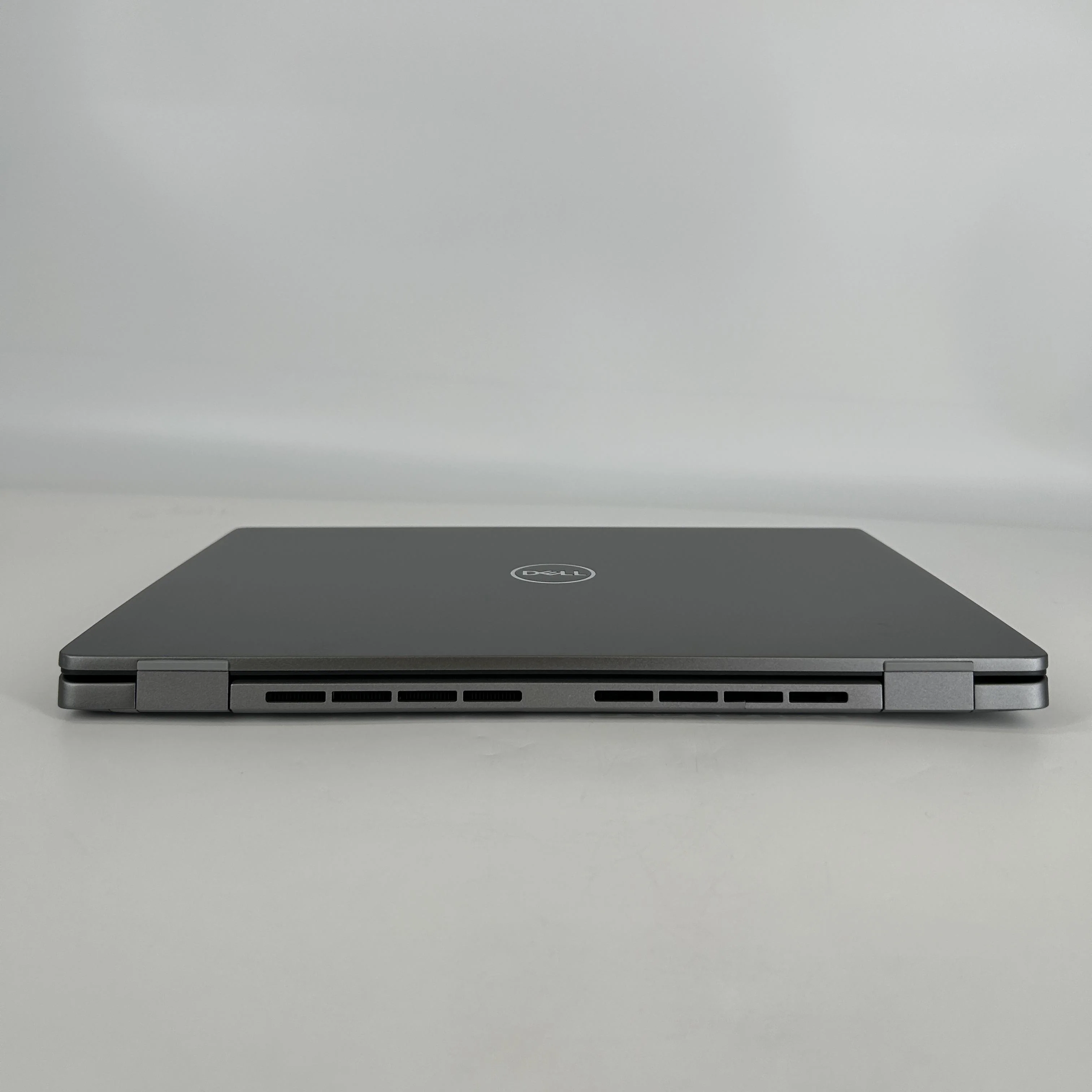 Dell Latitude 7440 14 Gray 1.8 GHz Intel Core i7 13th Gen. 32GB RAM 1TB Solid State Drive - Image 6